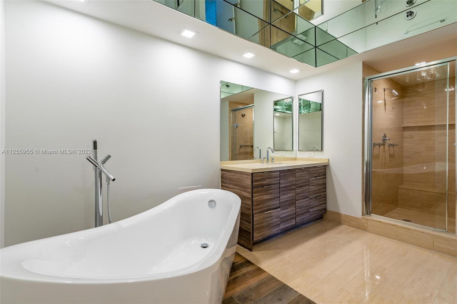 20281 E Country Club Dr Unit: 2302