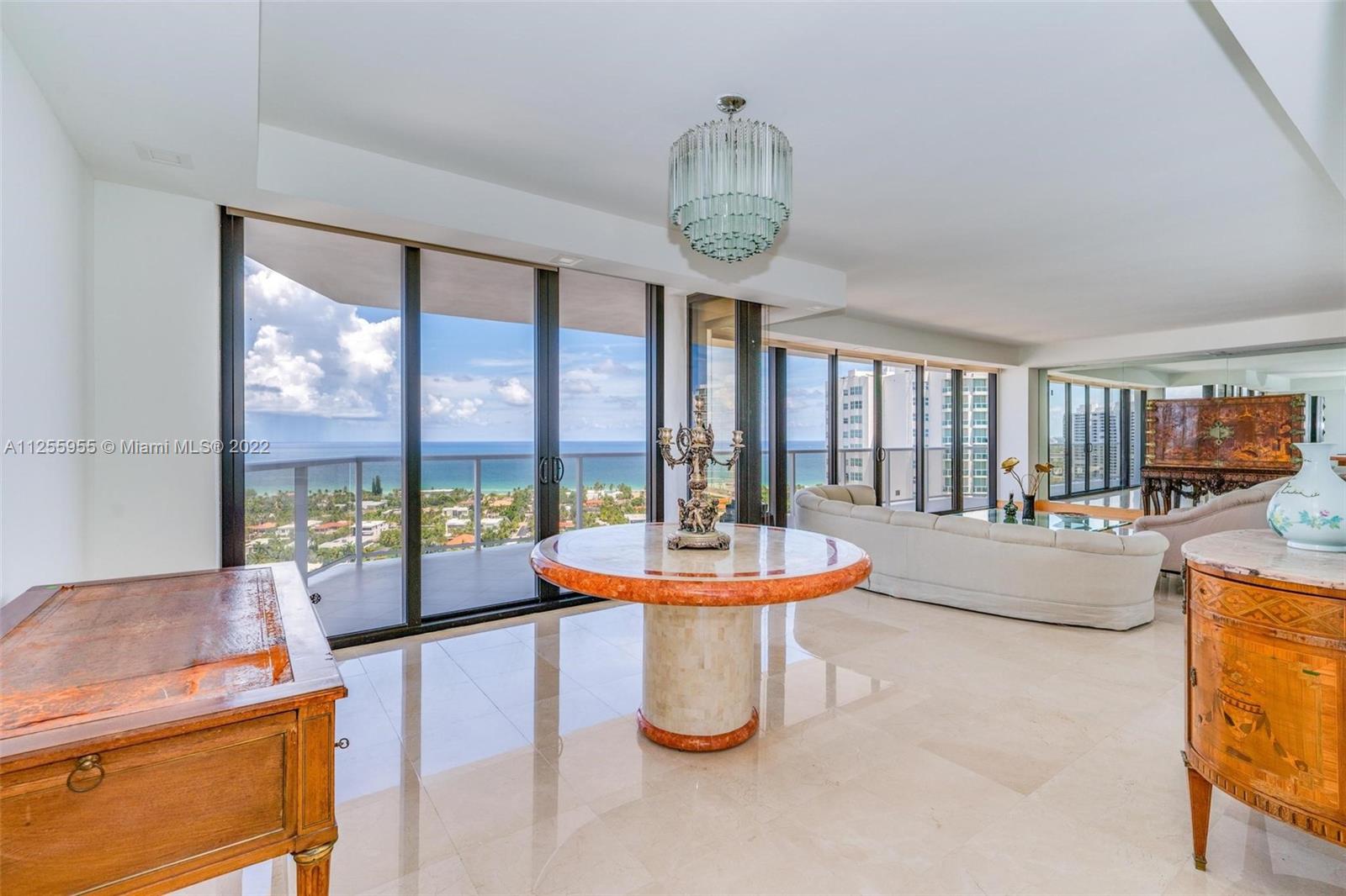 20281 E Country Club Dr Unit: 2302