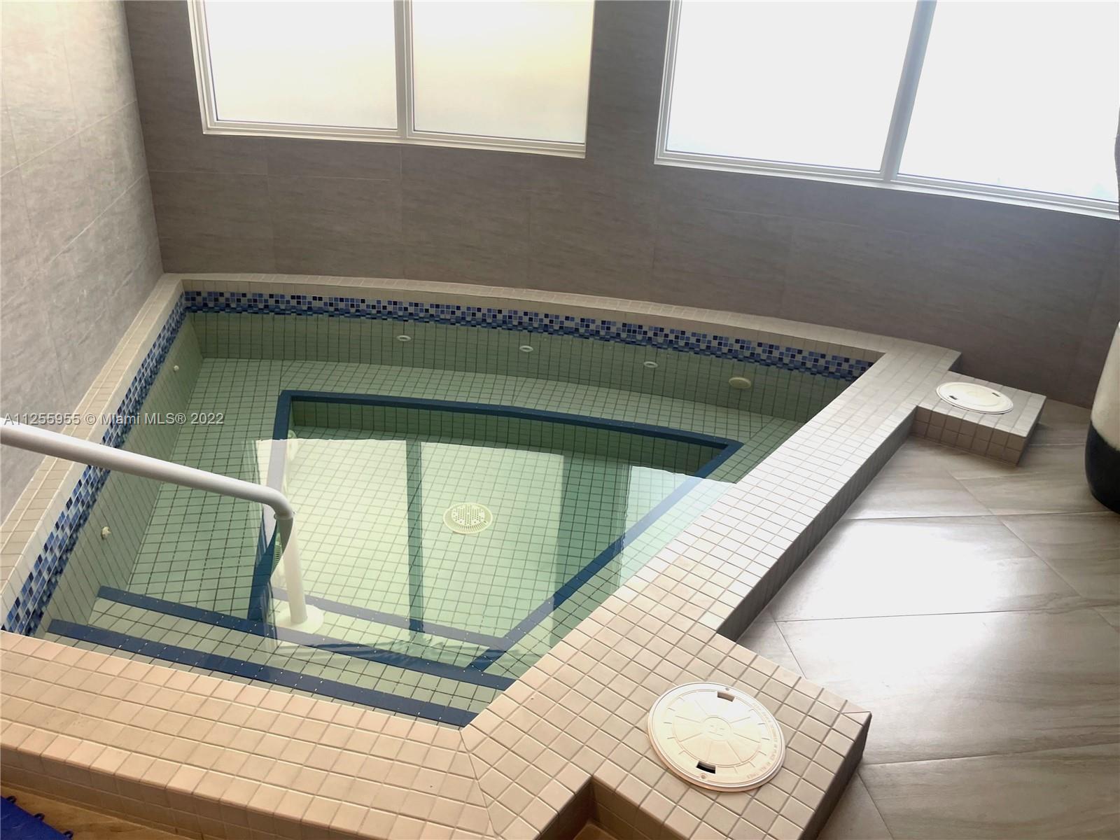 20281 E Country Club Dr Unit: 2302
