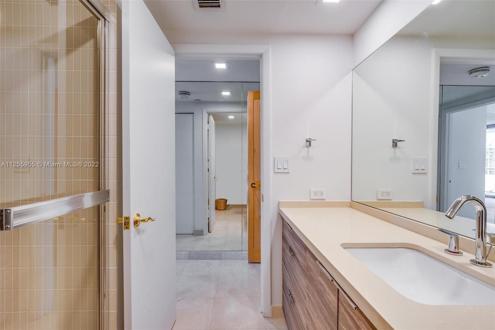 20281 E Country Club Dr Unit: 2302