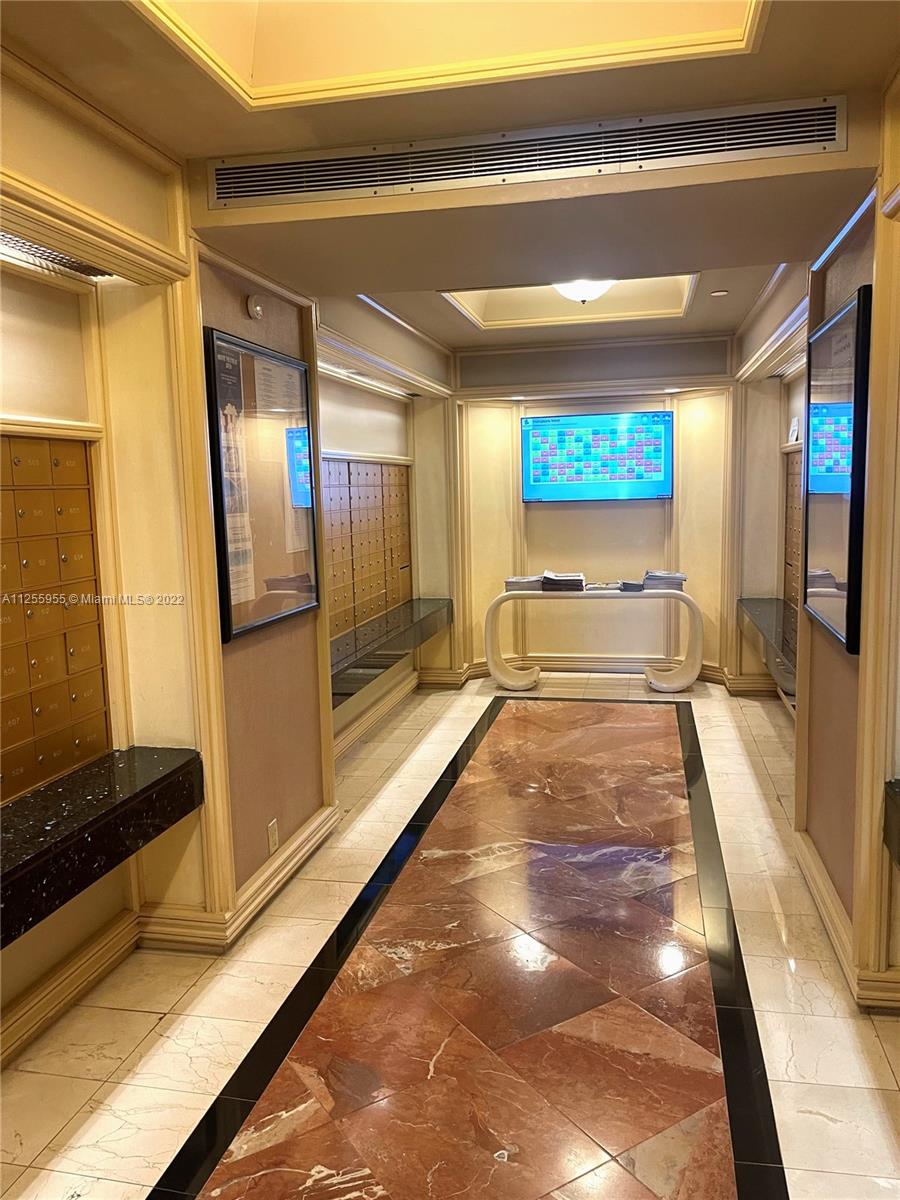 20281 E Country Club Dr Unit: 2302