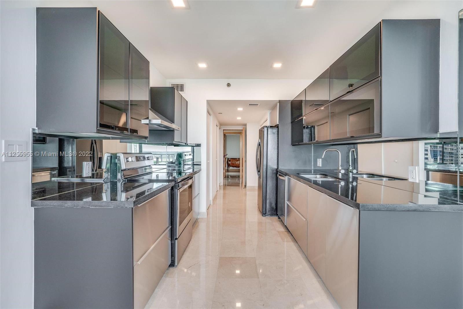 20281 E Country Club Dr Unit: 2302