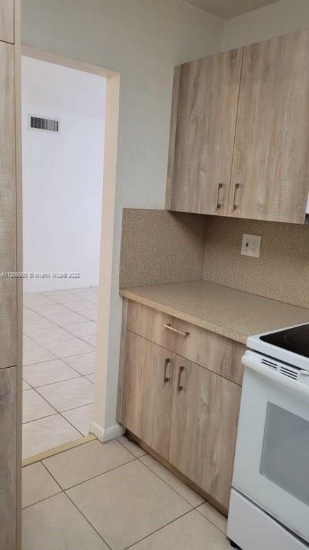 8161 SW 24th Ct Unit: 101