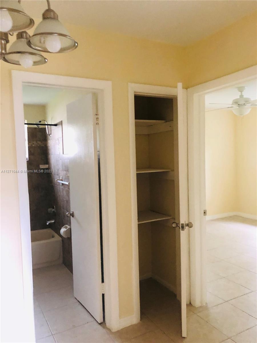 7340 NW 37th St Unit: 1-4