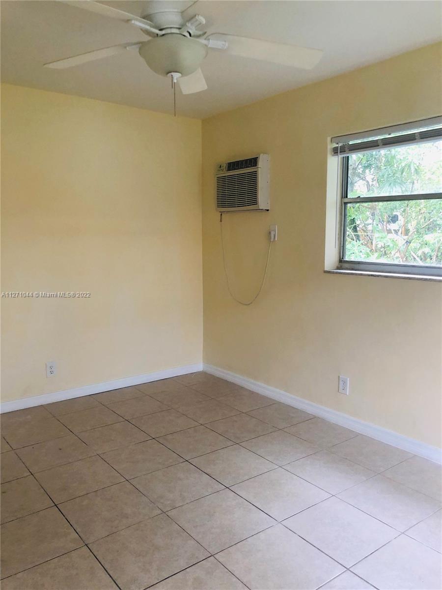 7340 NW 37th St Unit: 1-4
