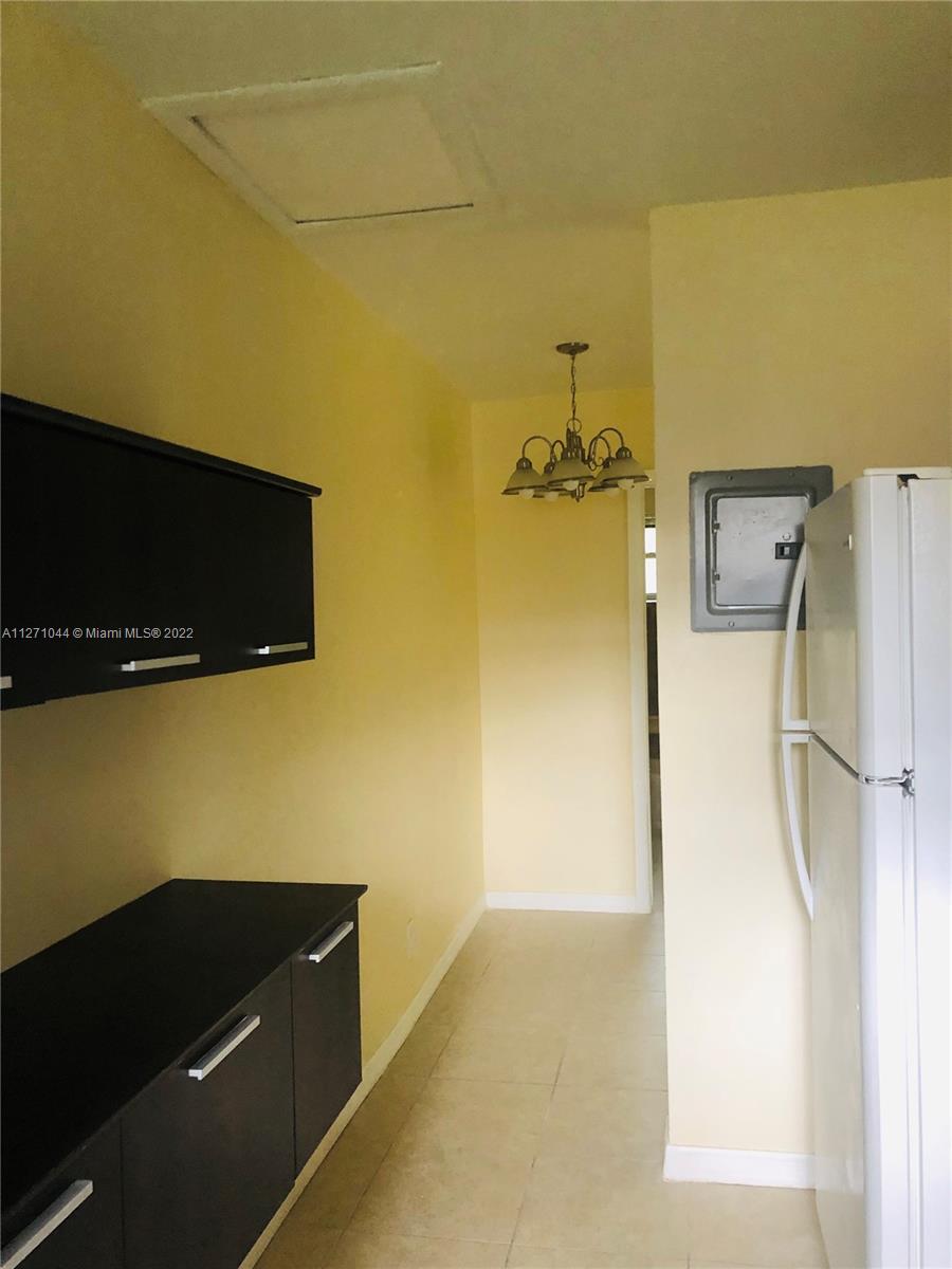 7340 NW 37th St Unit: 1-4
