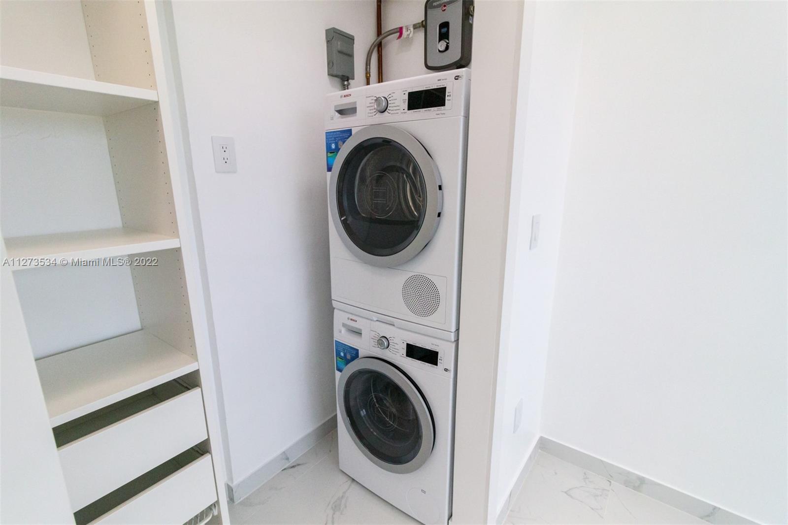 2400 NE 9th St Unit: 403