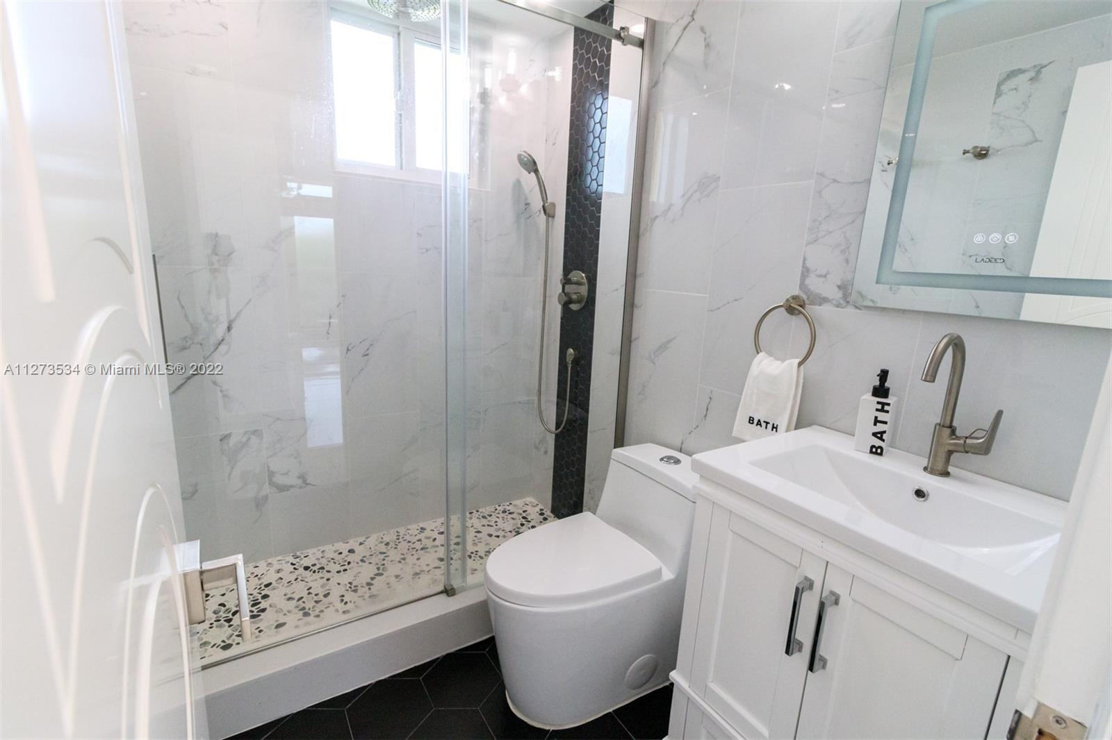 2400 NE 9th St Unit: 403