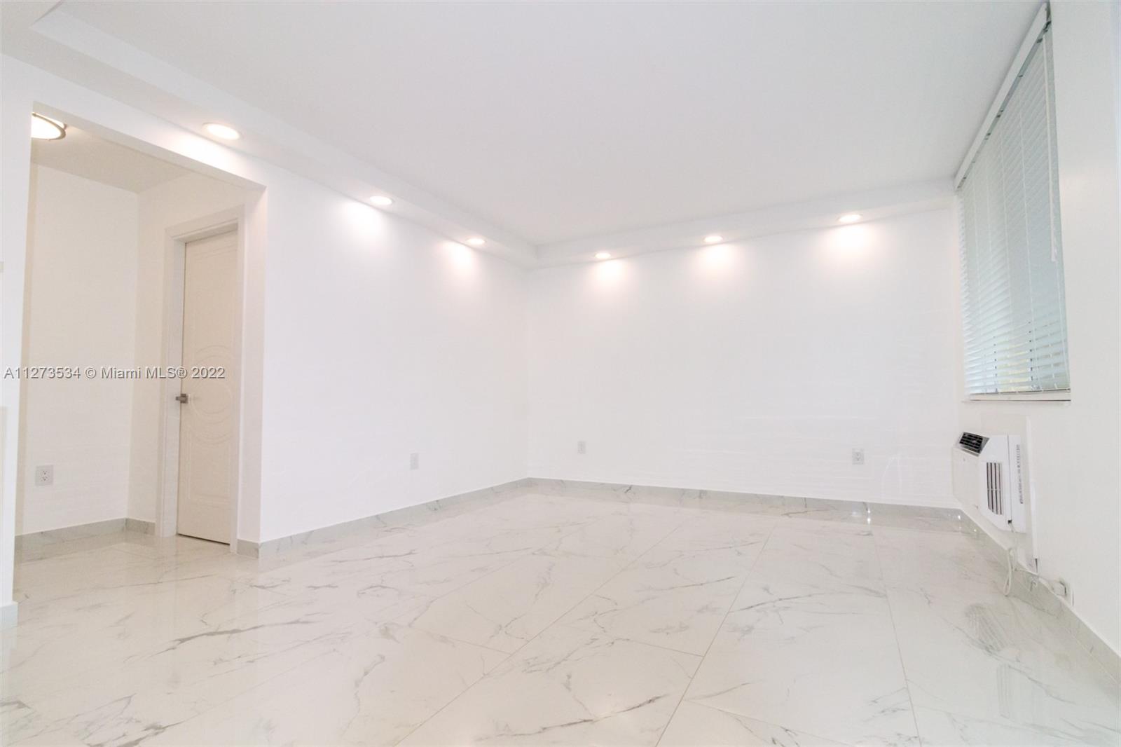2400 NE 9th St Unit: 403