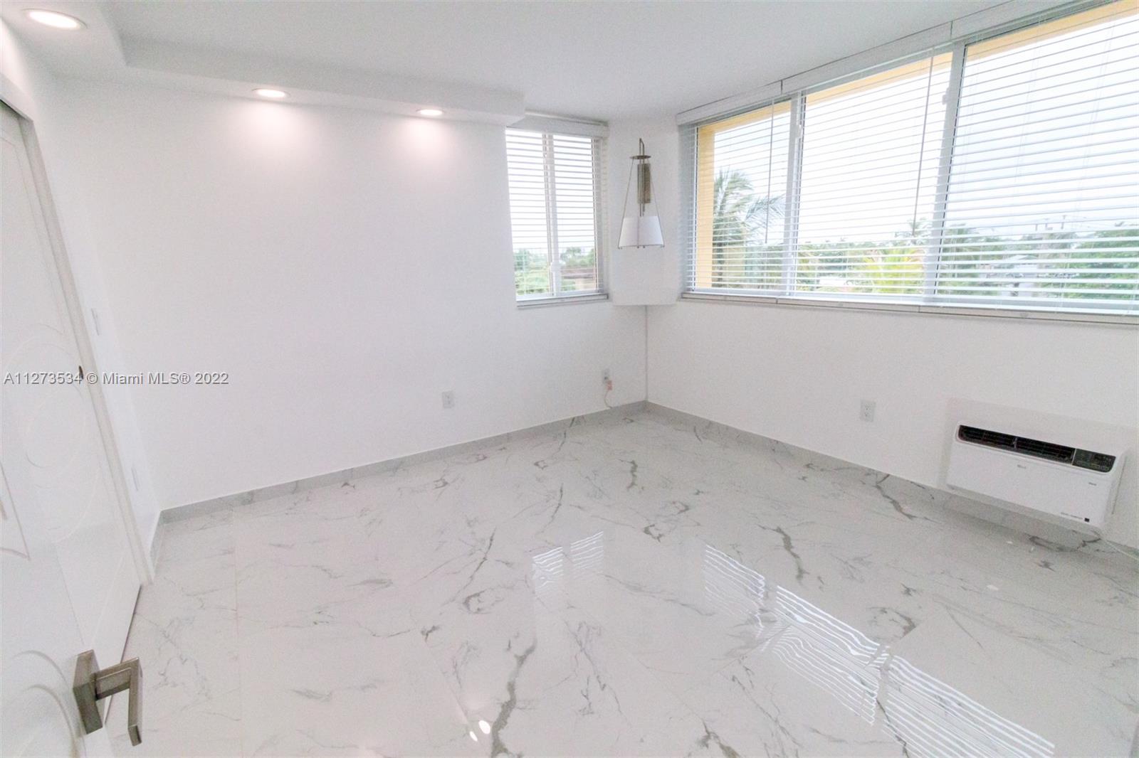 2400 NE 9th St Unit: 403