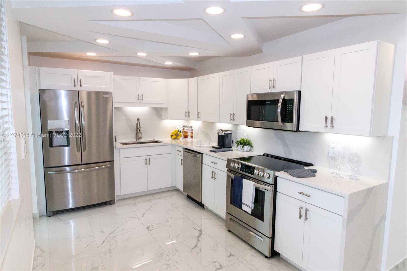 2400 NE 9th St Unit: 403