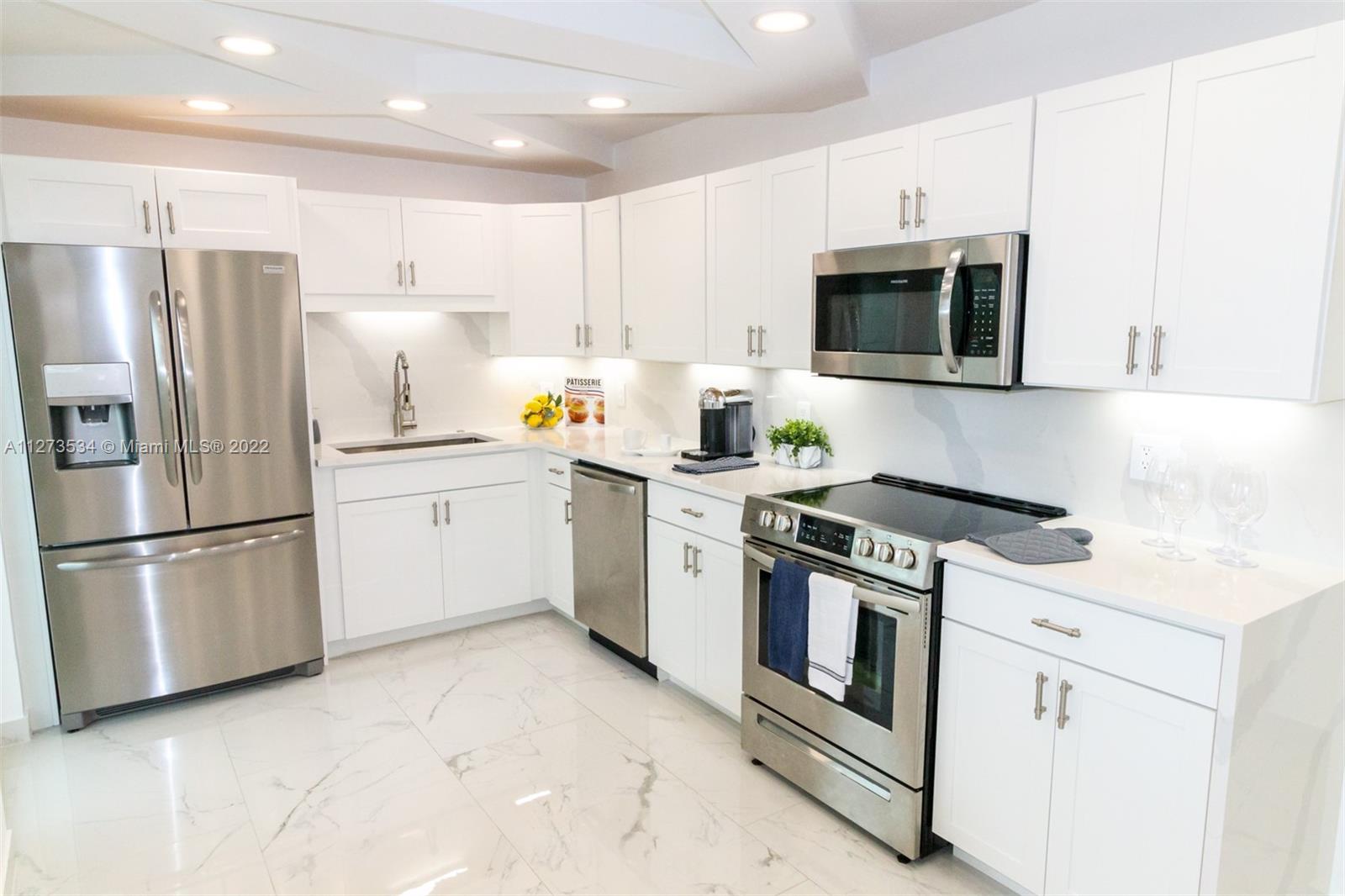 2400 NE 9th St Unit: 403