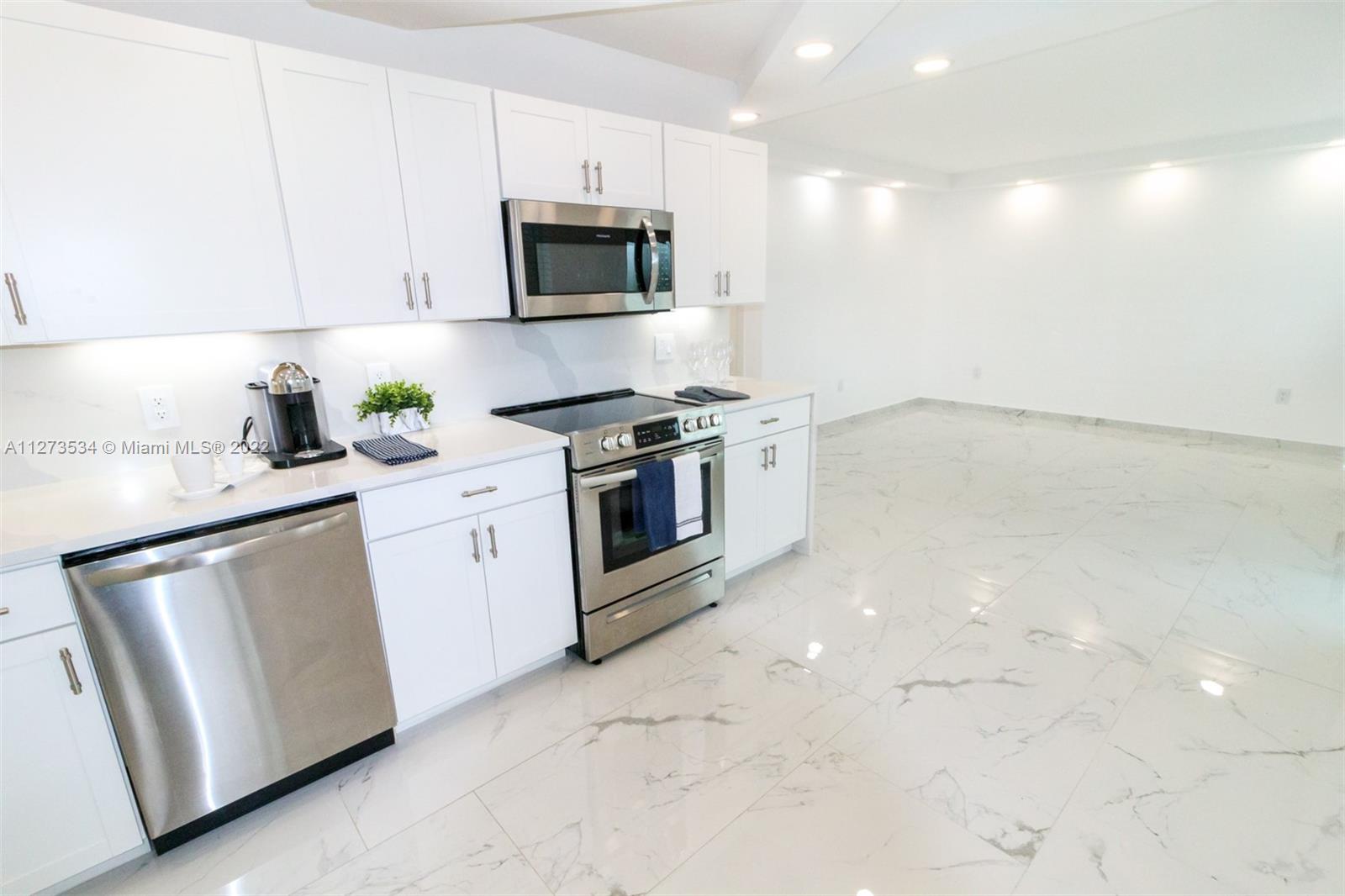 2400 NE 9th St Unit: 403