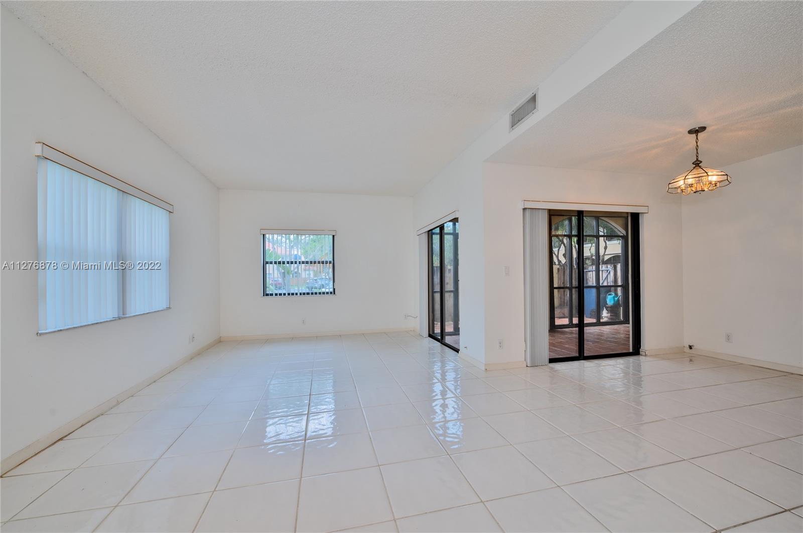 525 Racquet Club Rd Unit: 48
