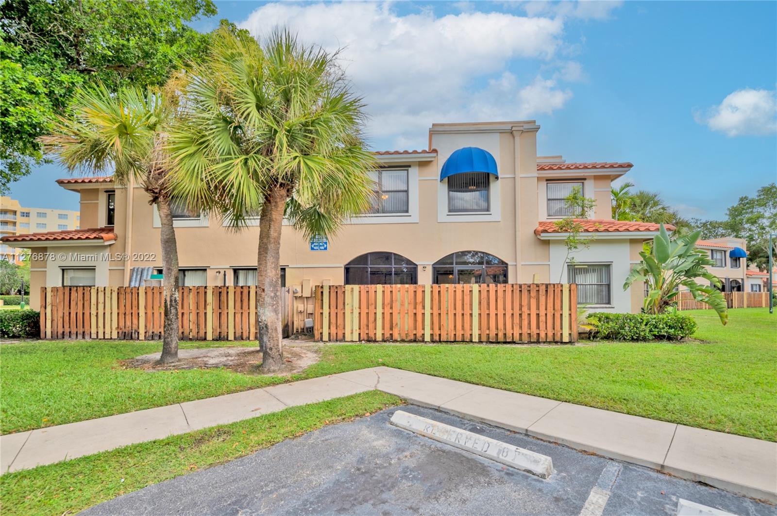 525 Racquet Club Rd Unit: 48