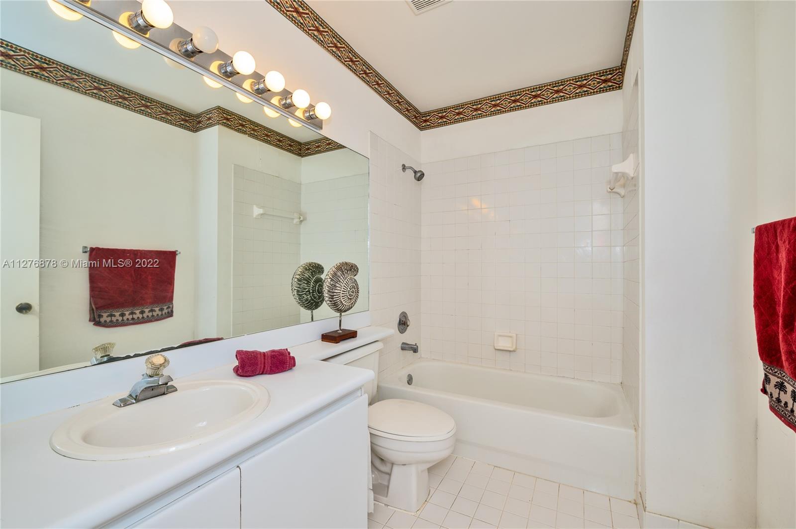 525 Racquet Club Rd Unit: 48