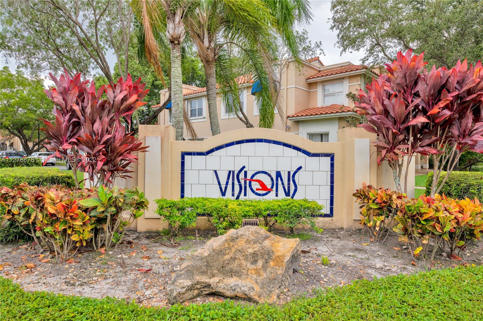 525 Racquet Club Rd Unit: 48