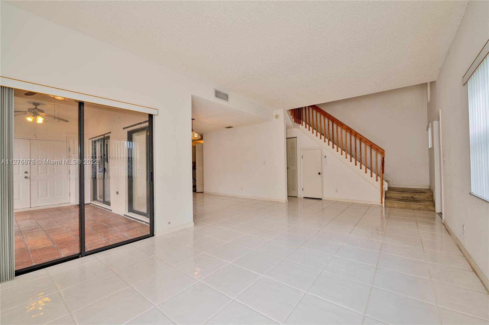 525 Racquet Club Rd Unit: 48