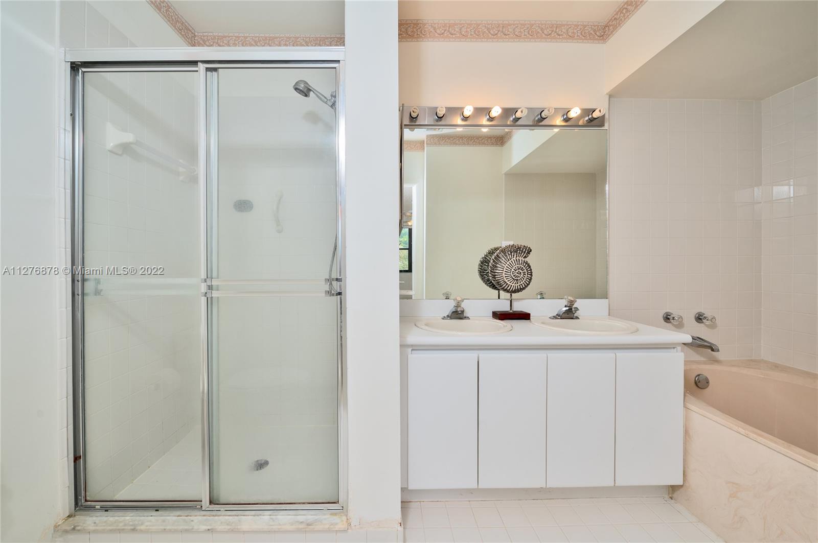 525 Racquet Club Rd Unit: 48