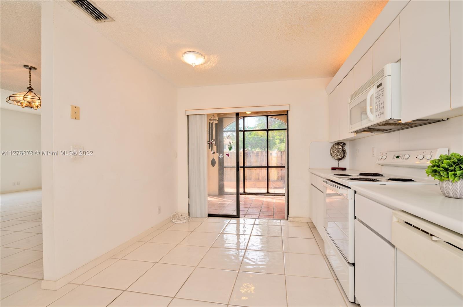 525 Racquet Club Rd Unit: 48