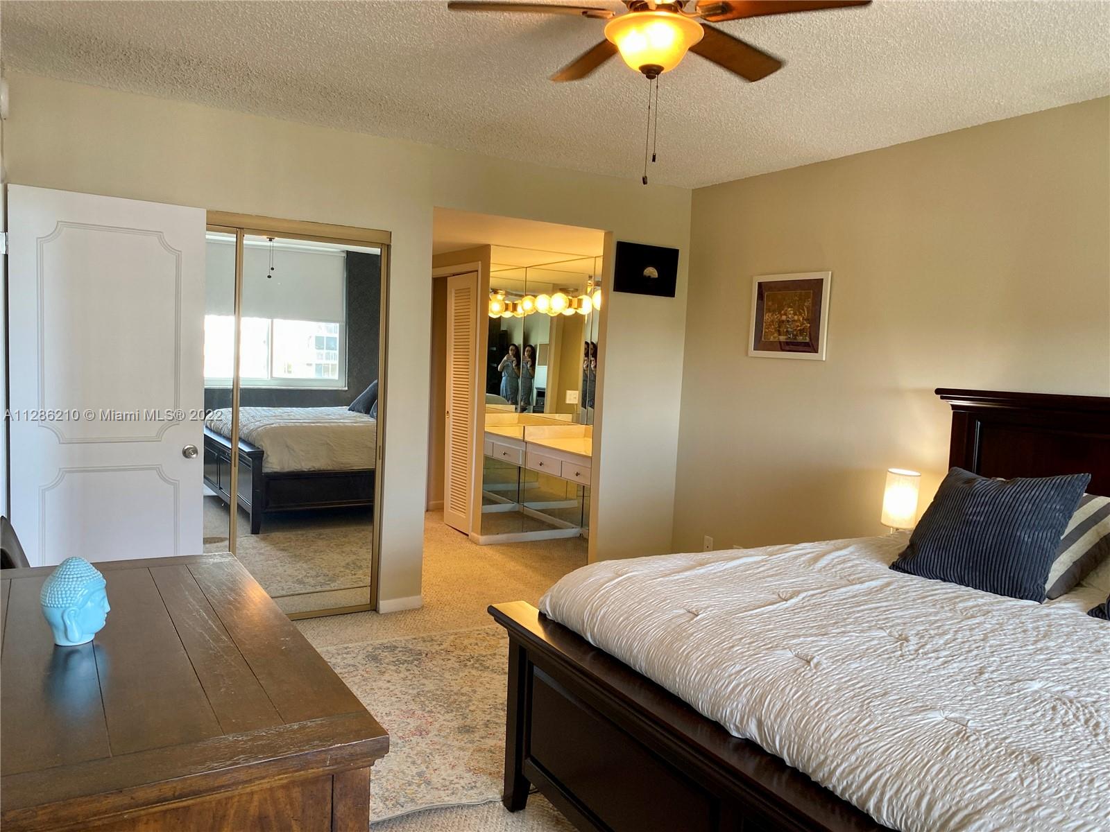 4200 Hillcrest Dr Unit: 914