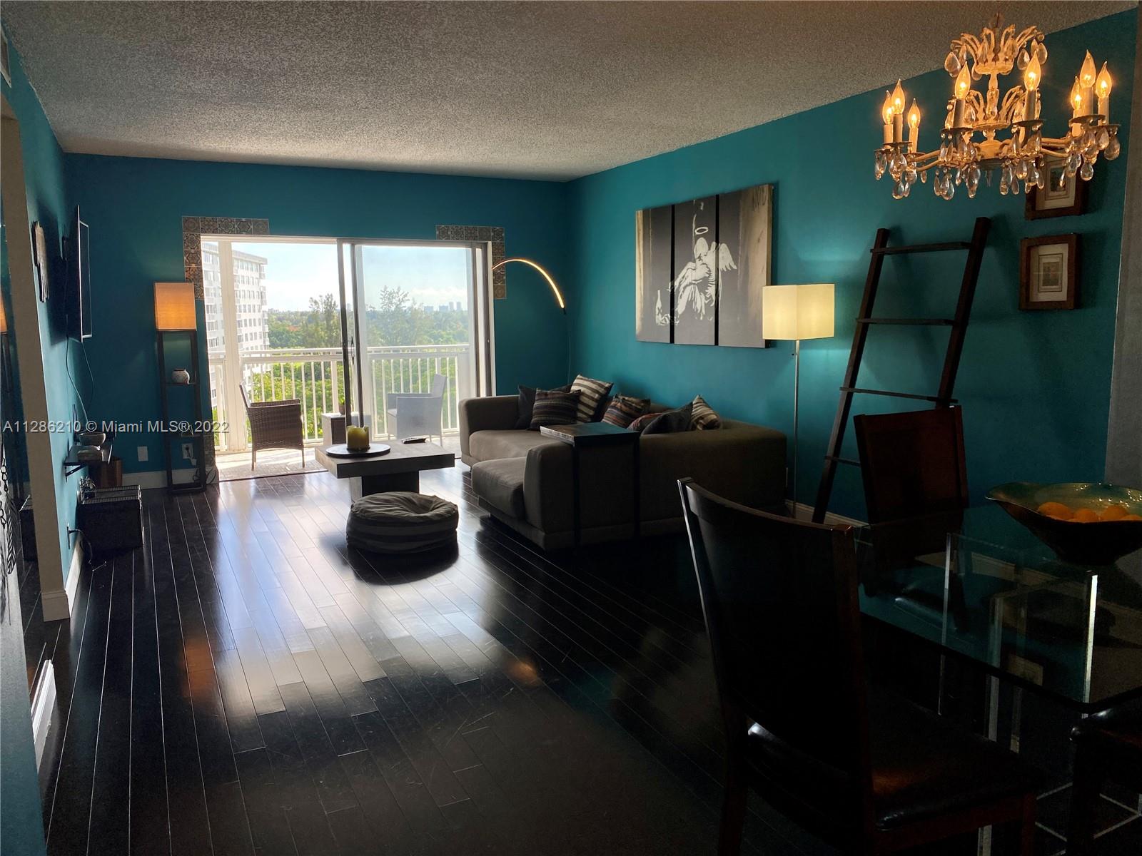 4200 Hillcrest Dr Unit: 914