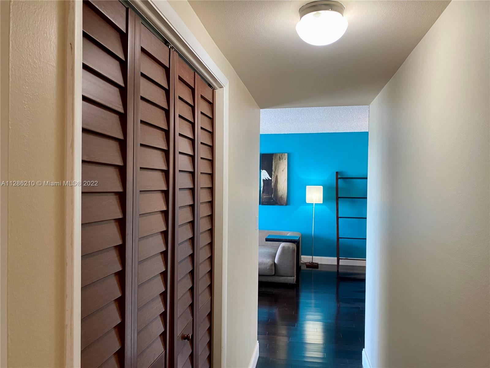 4200 Hillcrest Dr Unit: 914
