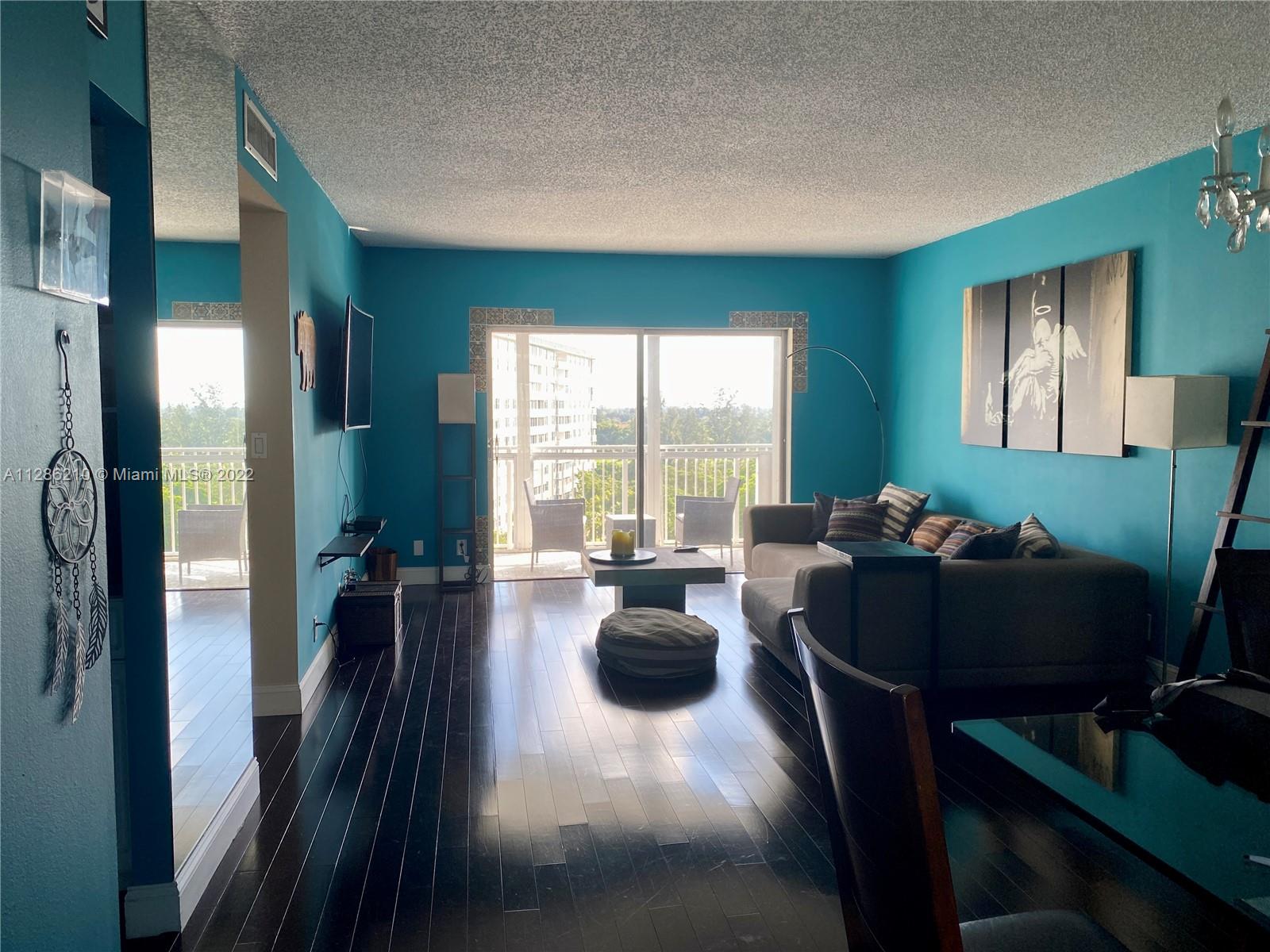 4200 Hillcrest Dr Unit: 914