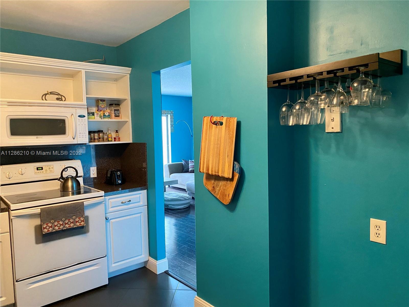 4200 Hillcrest Dr Unit: 914