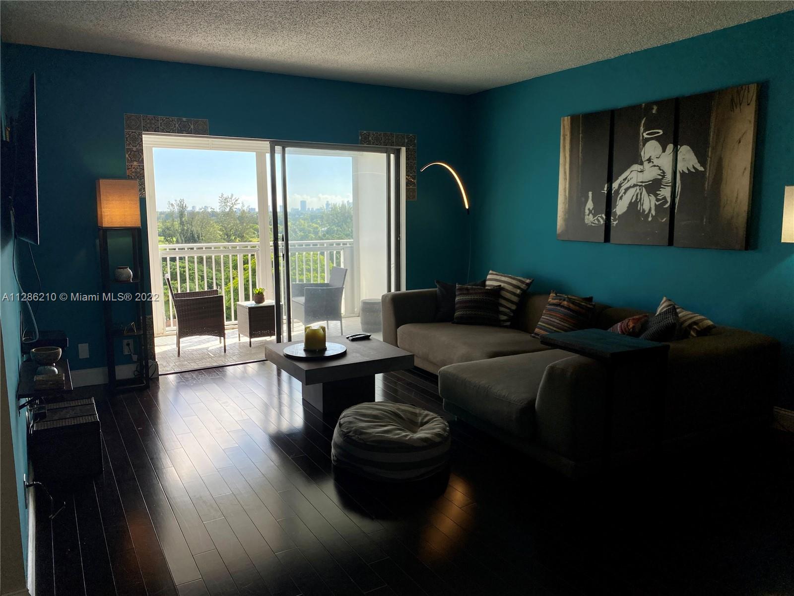 4200 Hillcrest Dr Unit: 914