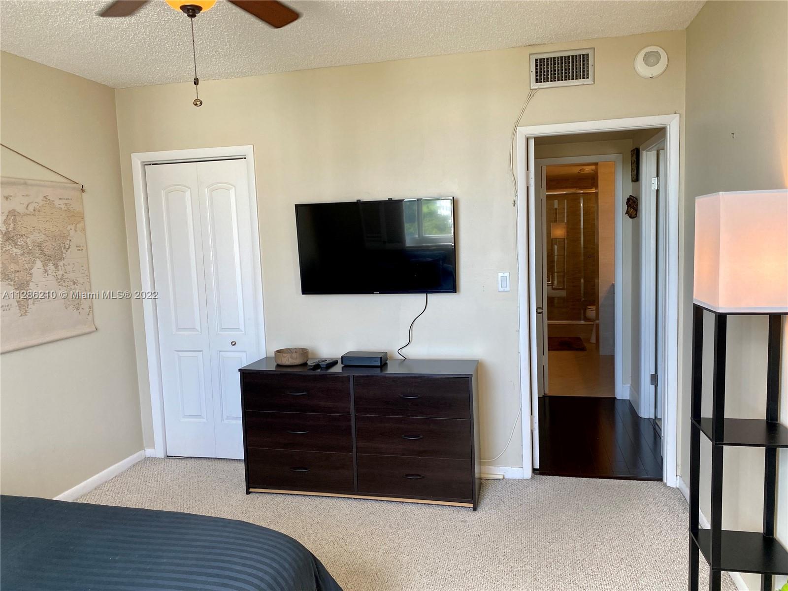 4200 Hillcrest Dr Unit: 914