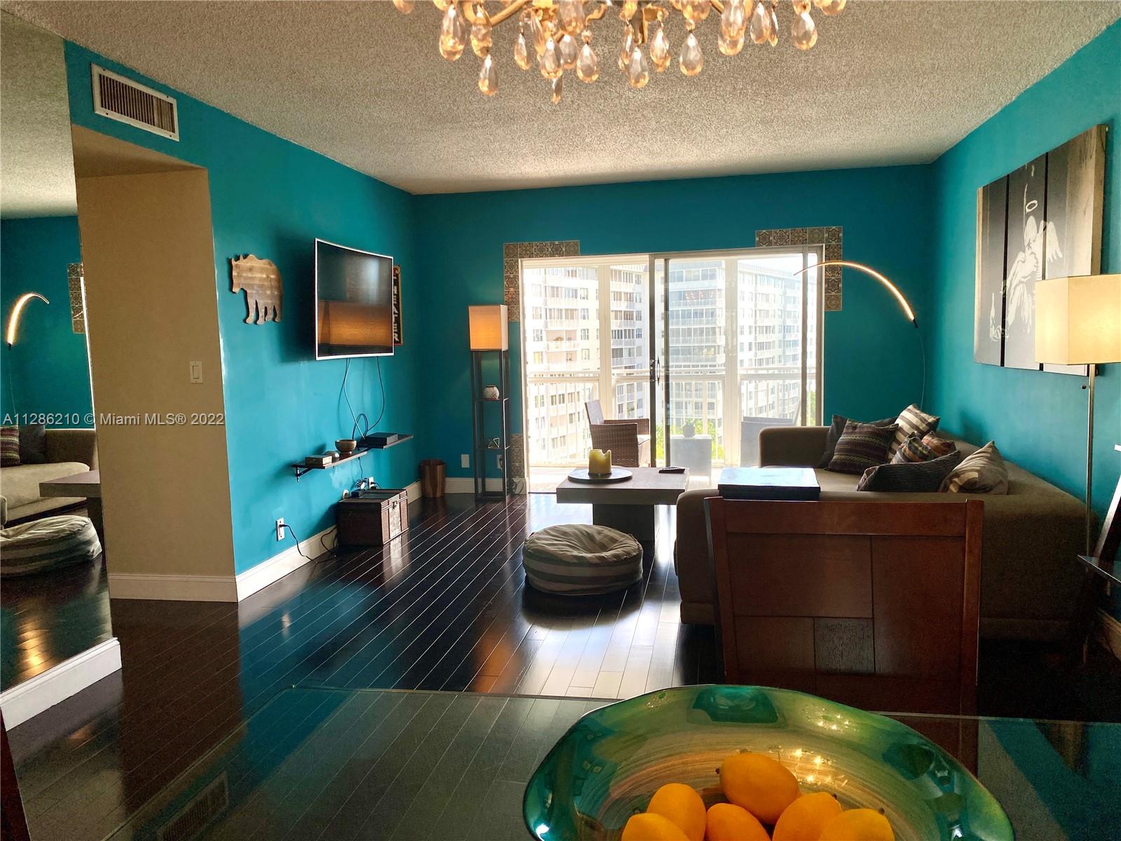 4200 Hillcrest Dr Unit: 914