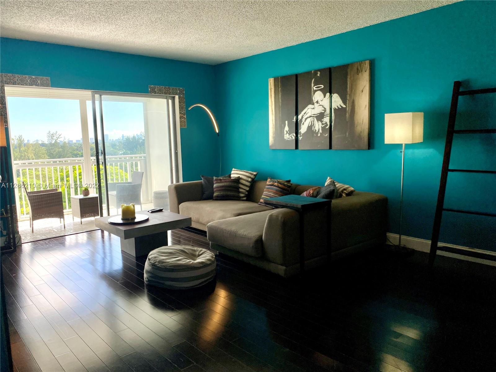 4200 Hillcrest Dr Unit: 914