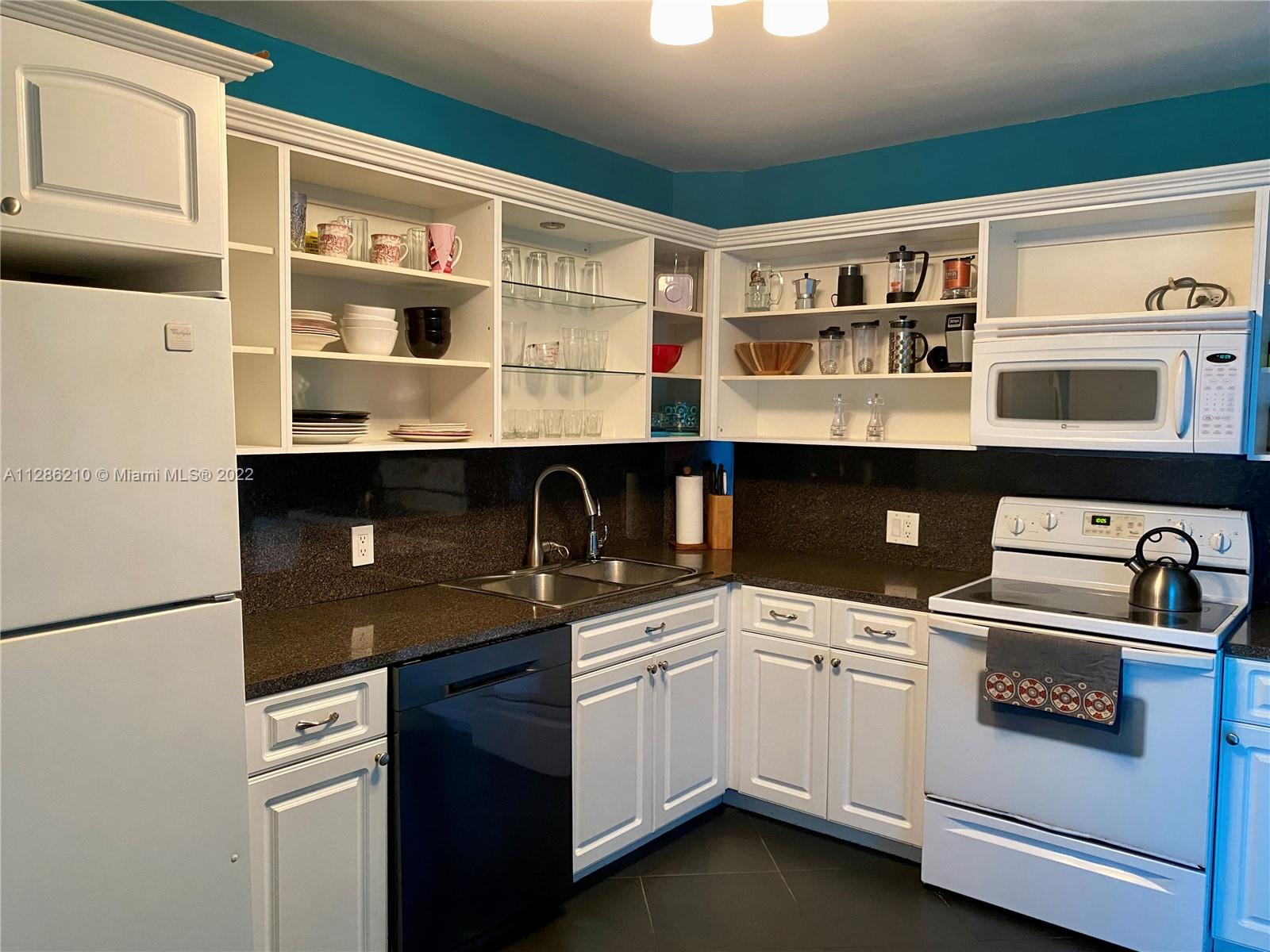 4200 Hillcrest Dr Unit: 914