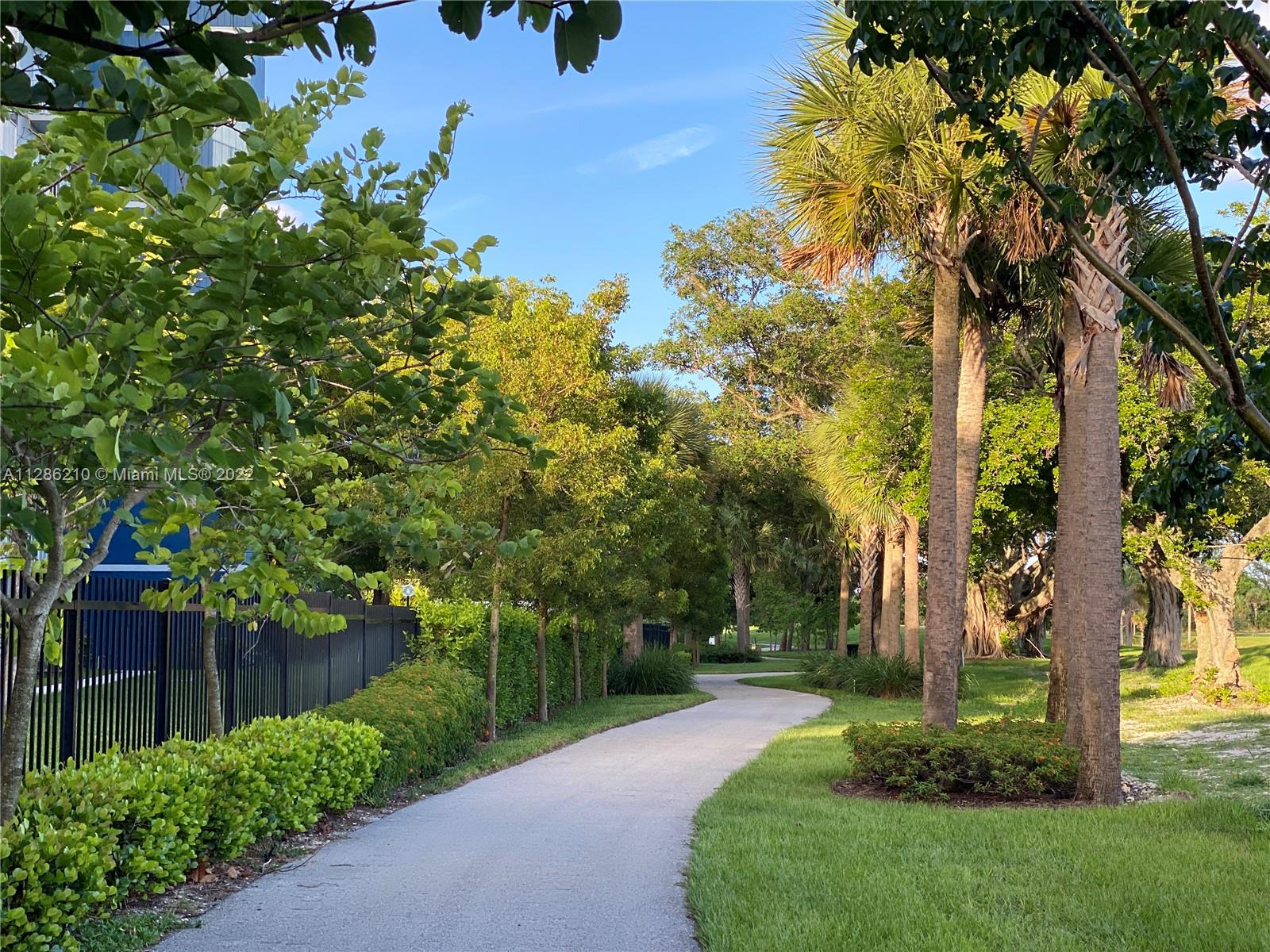4200 Hillcrest Dr Unit: 914