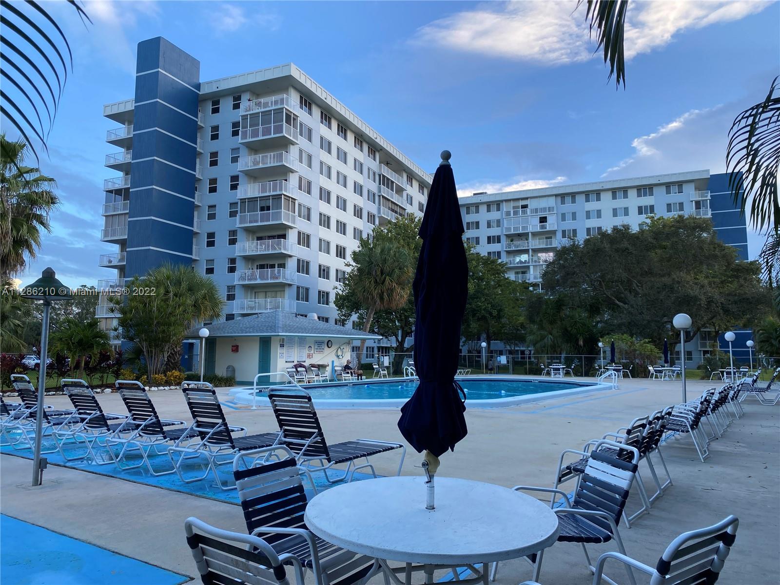 4200 Hillcrest Dr Unit: 914
