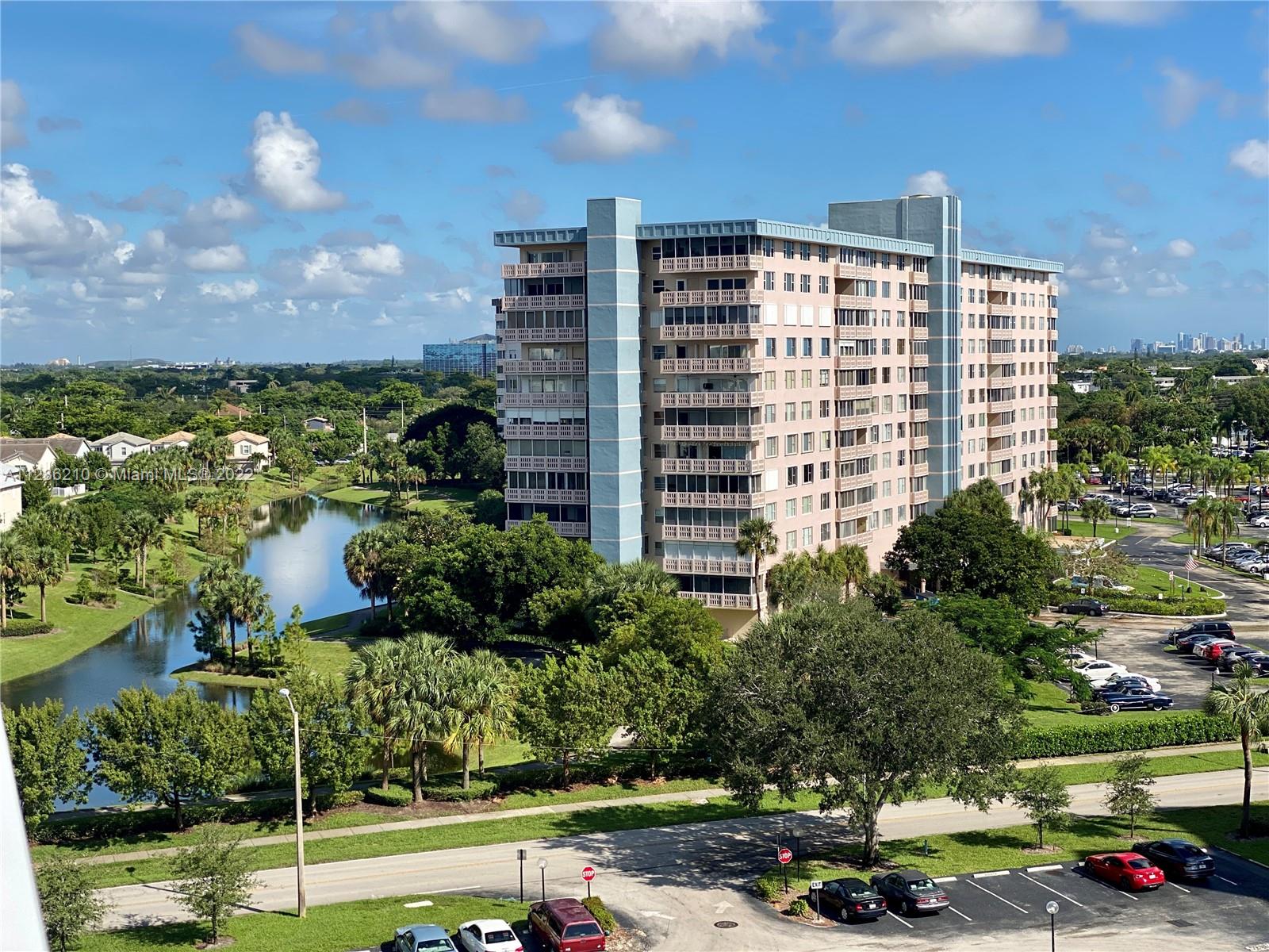 4200 Hillcrest Dr Unit: 914