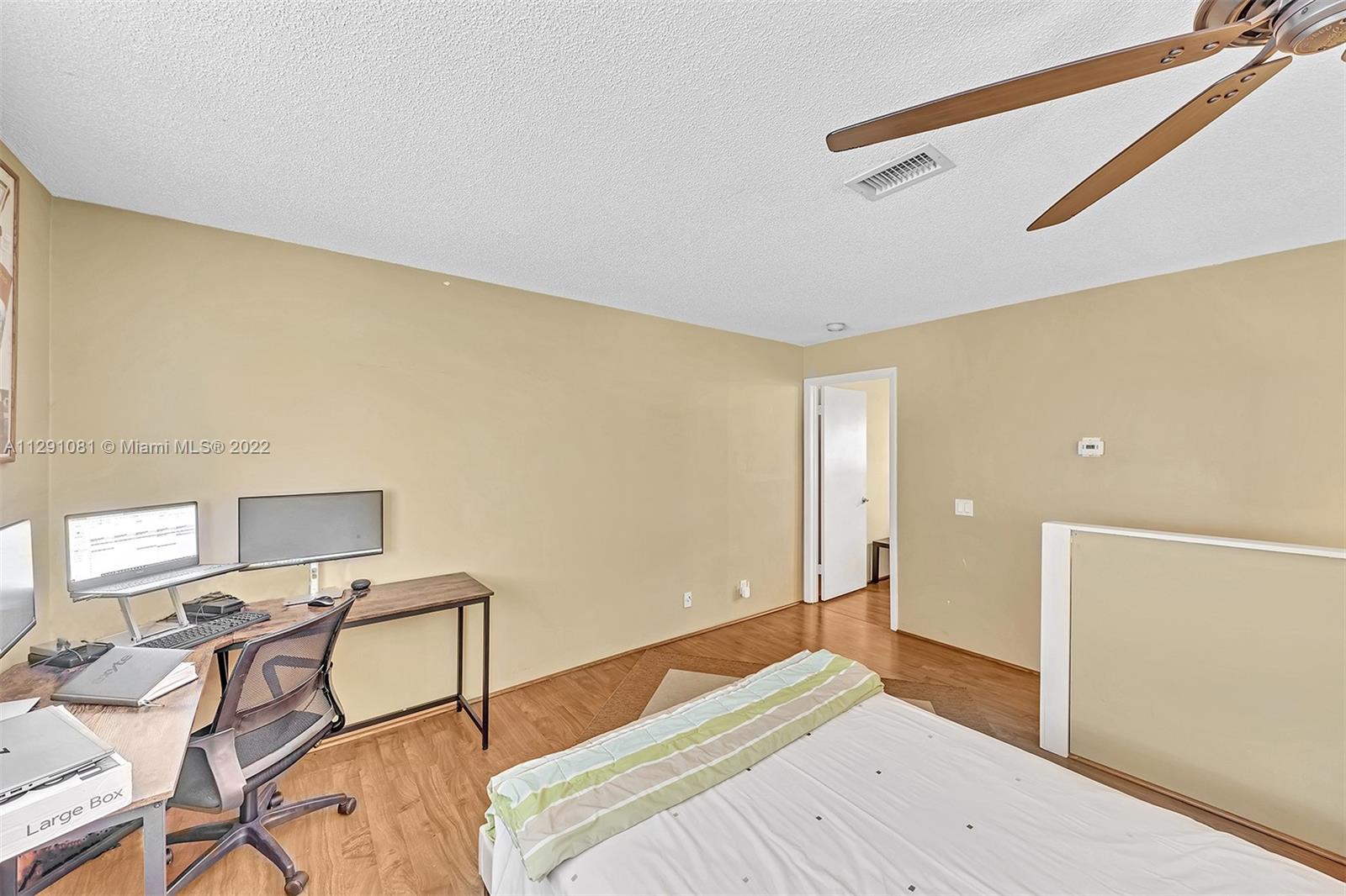 1572 Springside Dr Unit: 1572