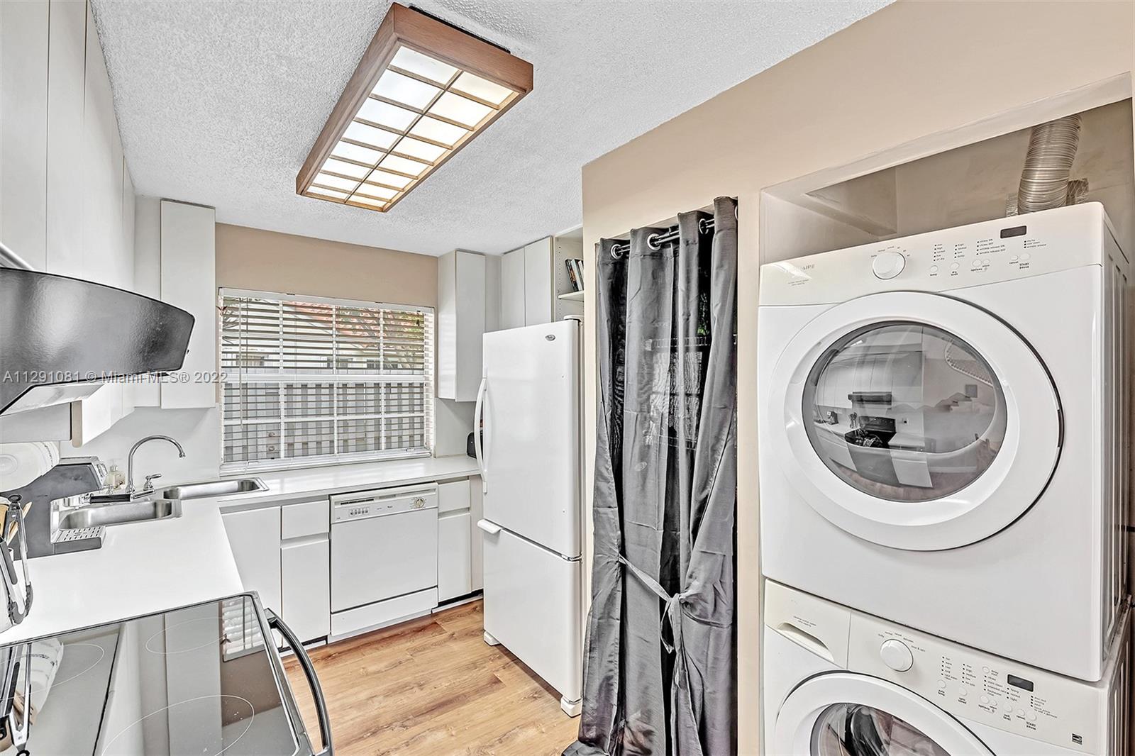 1572 Springside Dr Unit: 1572