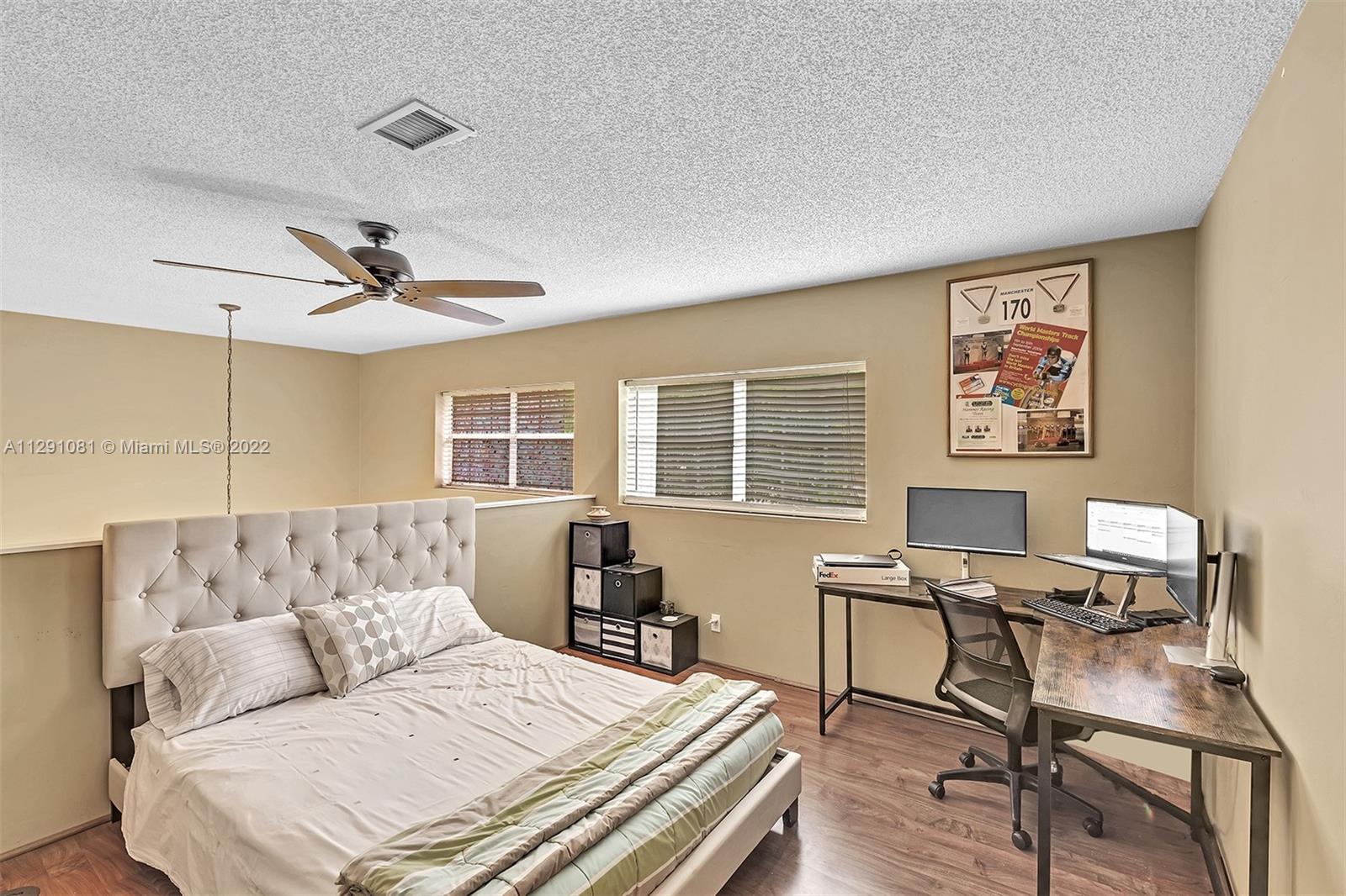 1572 Springside Dr Unit: 1572