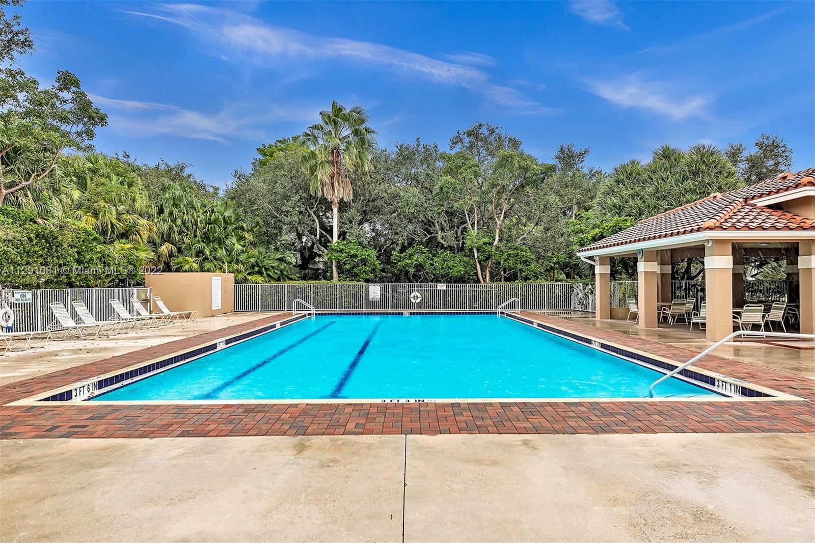 1572 Springside Dr Unit: 1572