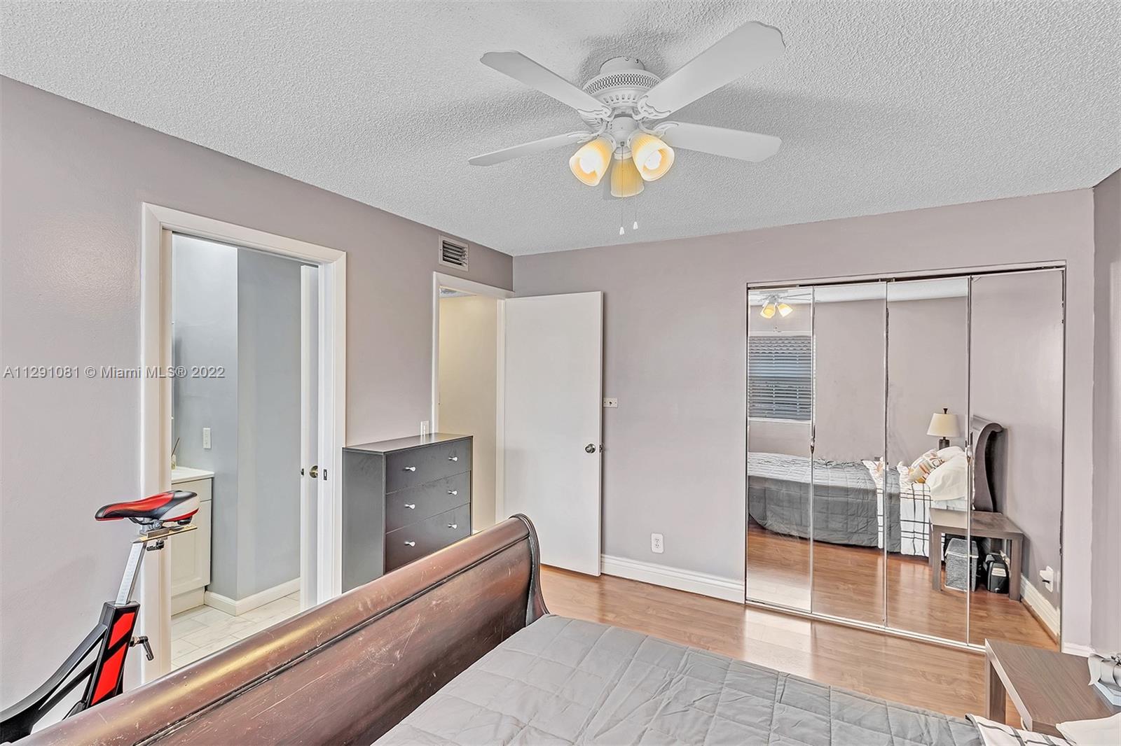 1572 Springside Dr Unit: 1572
