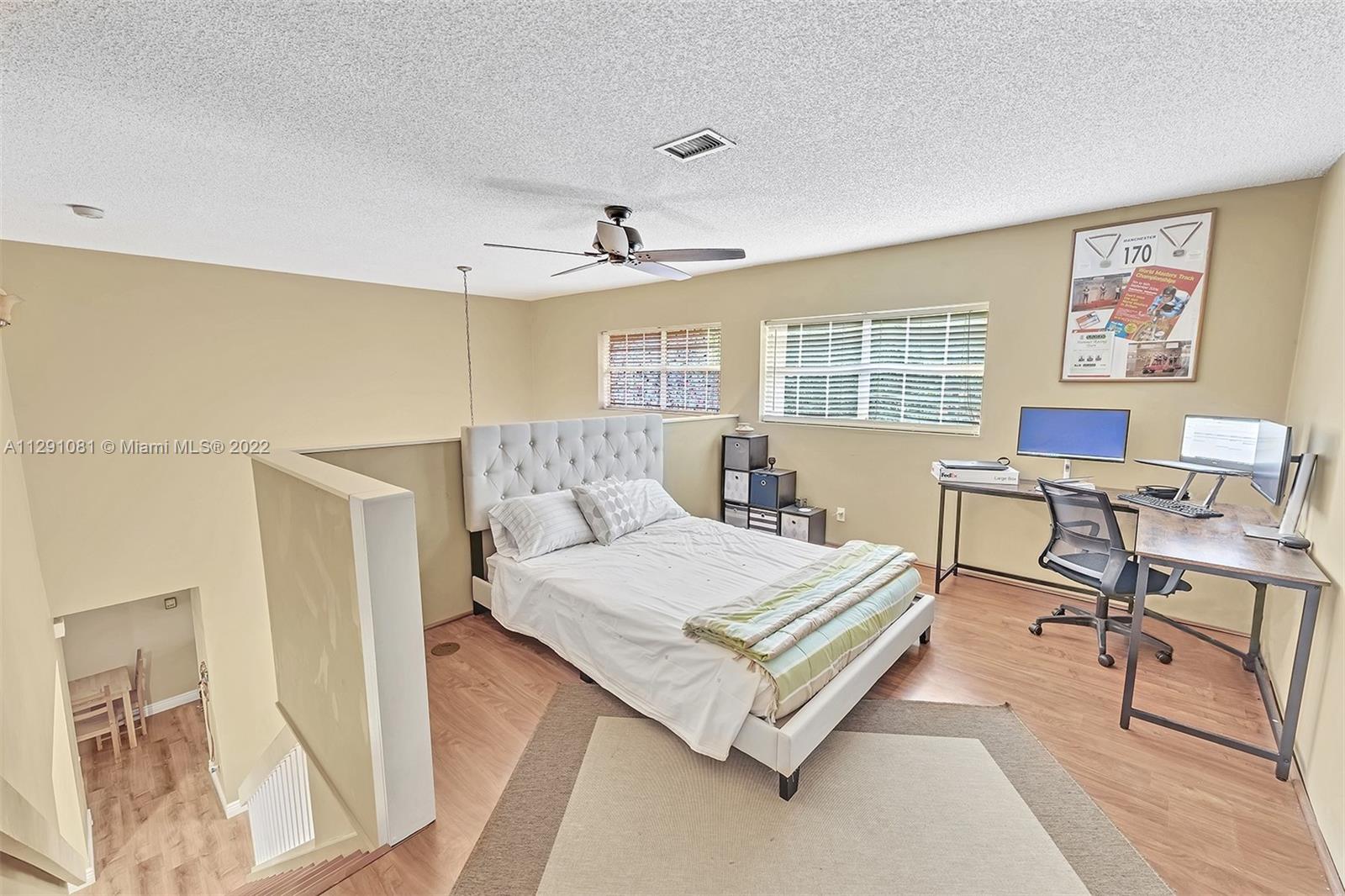 1572 Springside Dr Unit: 1572