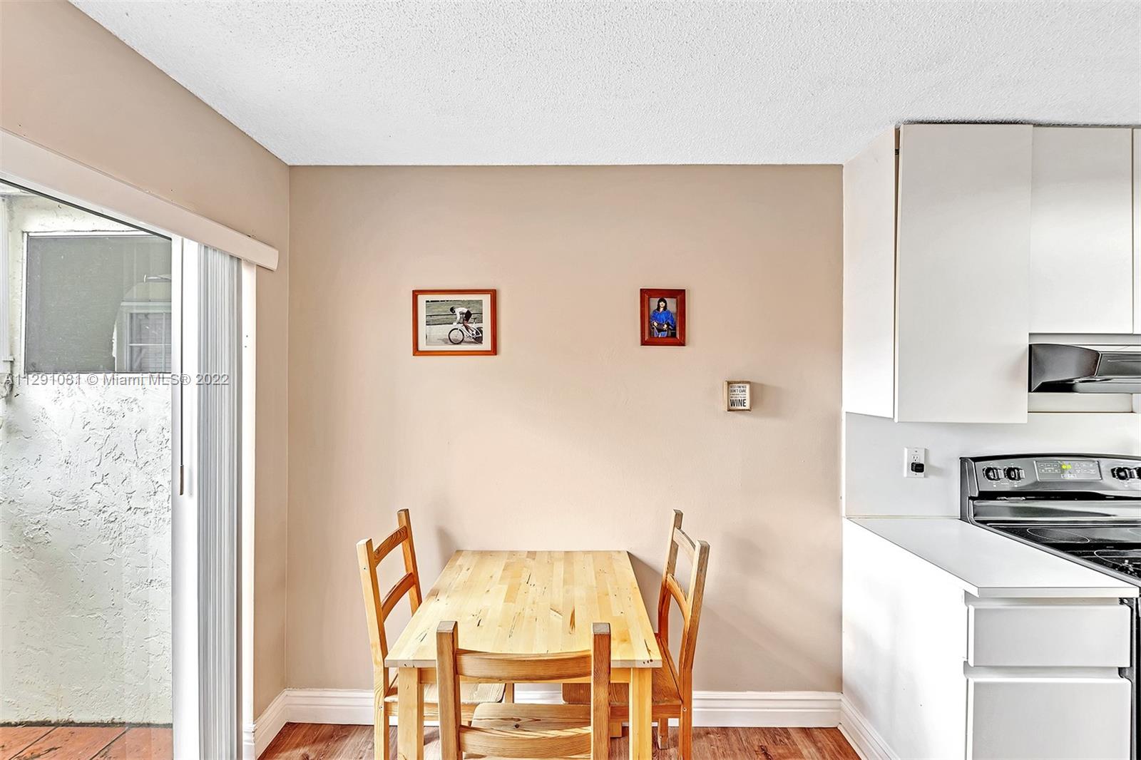 1572 Springside Dr Unit: 1572
