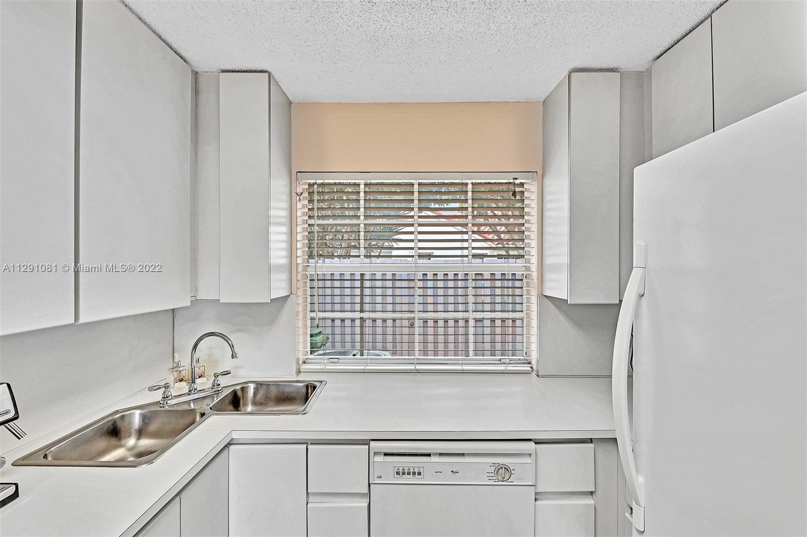 1572 Springside Dr Unit: 1572