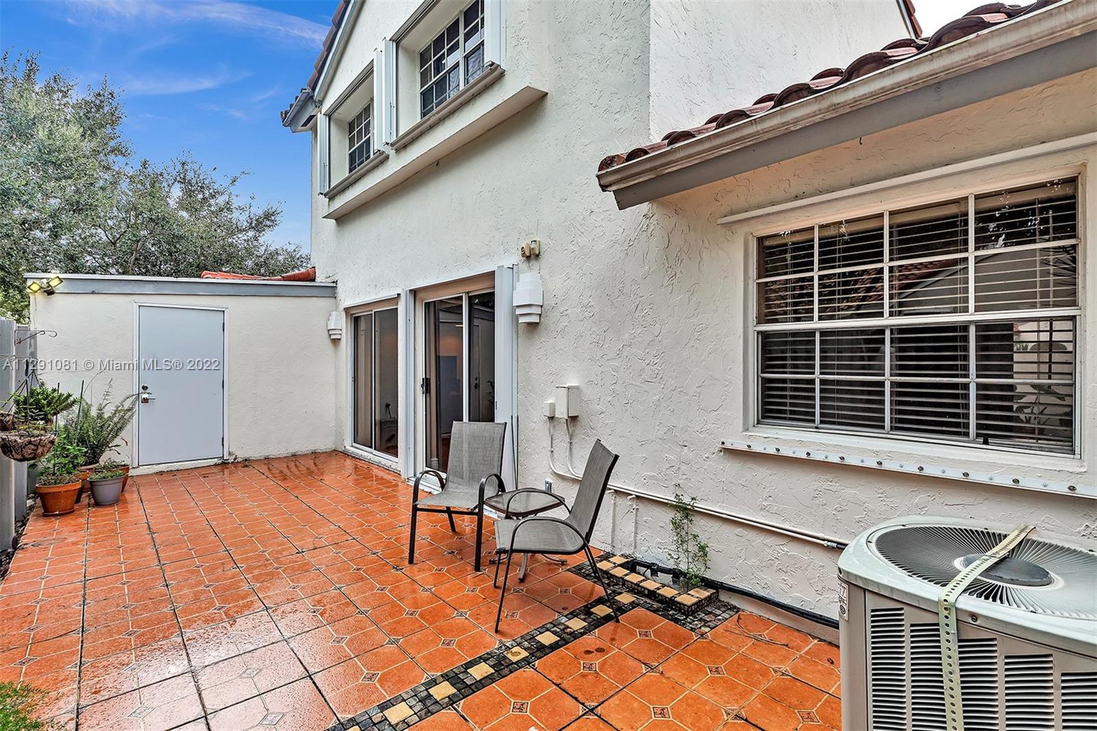 1572 Springside Dr Unit: 1572