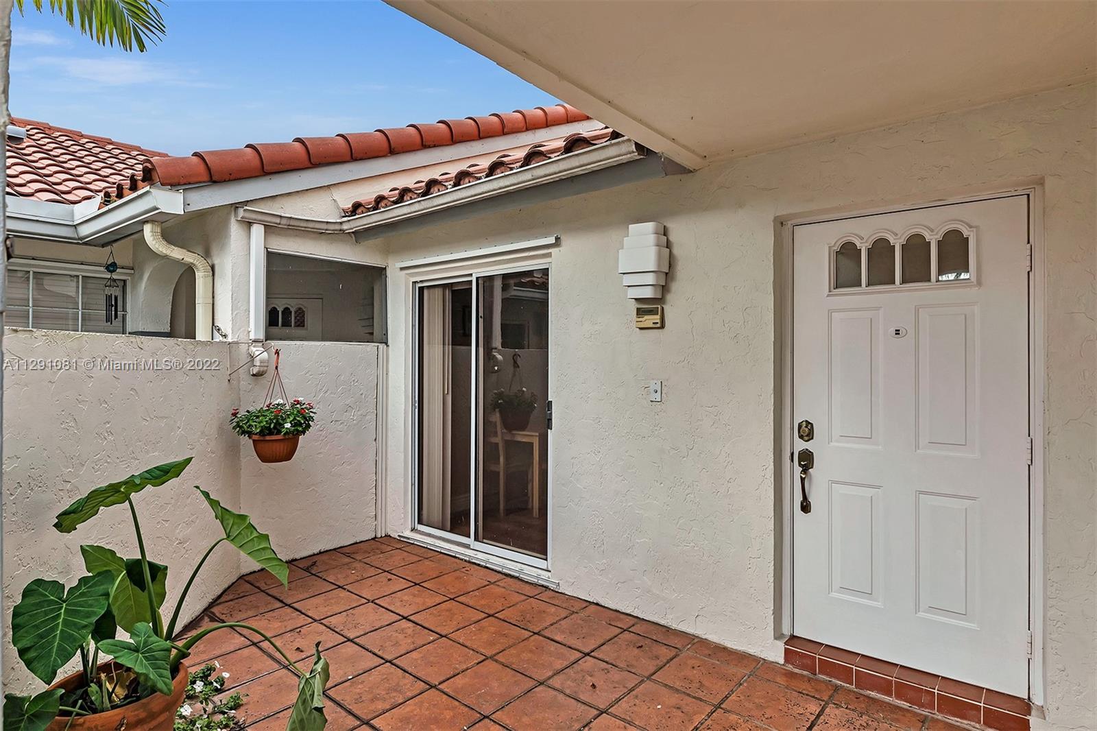 1572 Springside Dr Unit: 1572