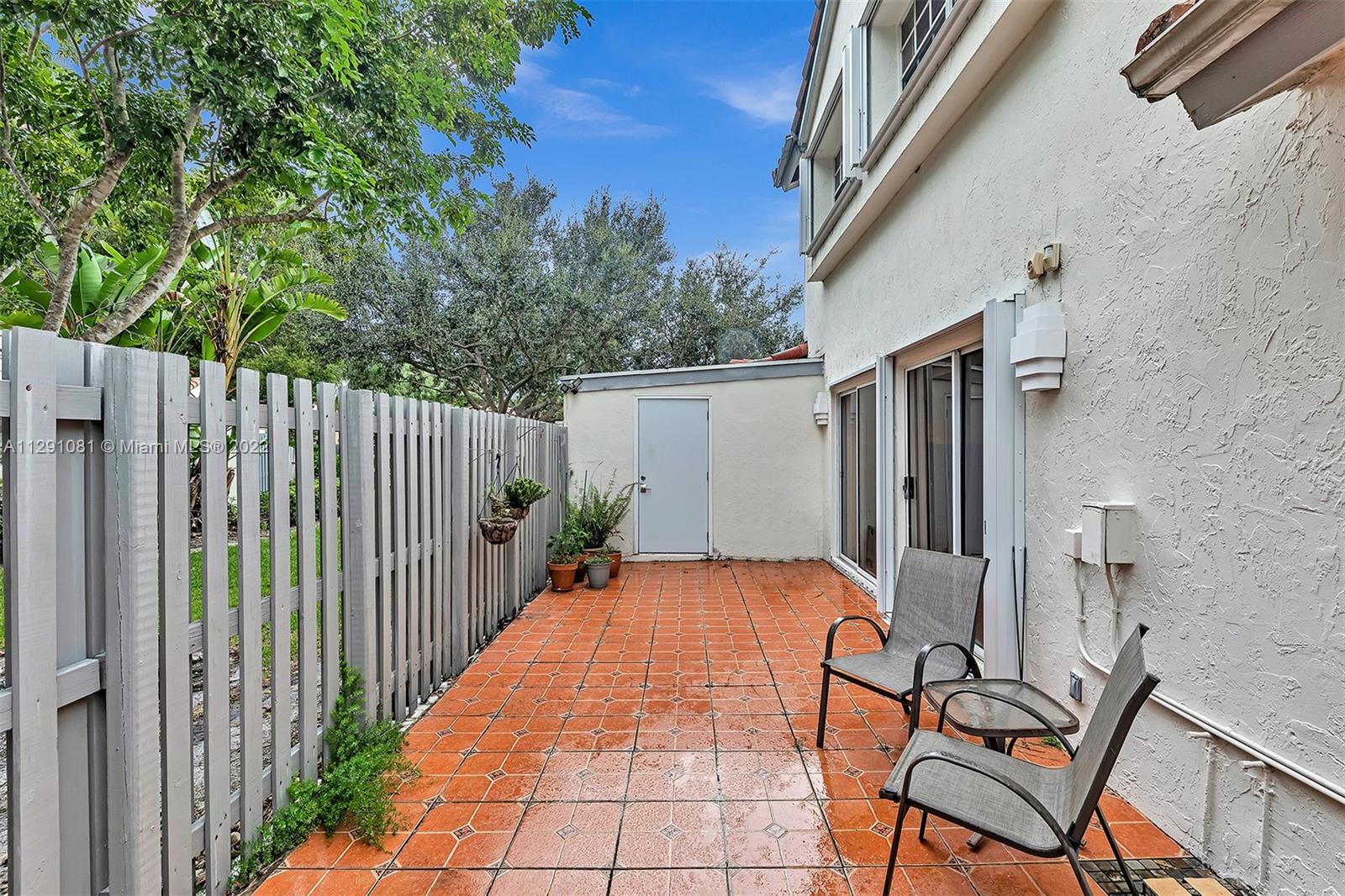 1572 Springside Dr Unit: 1572