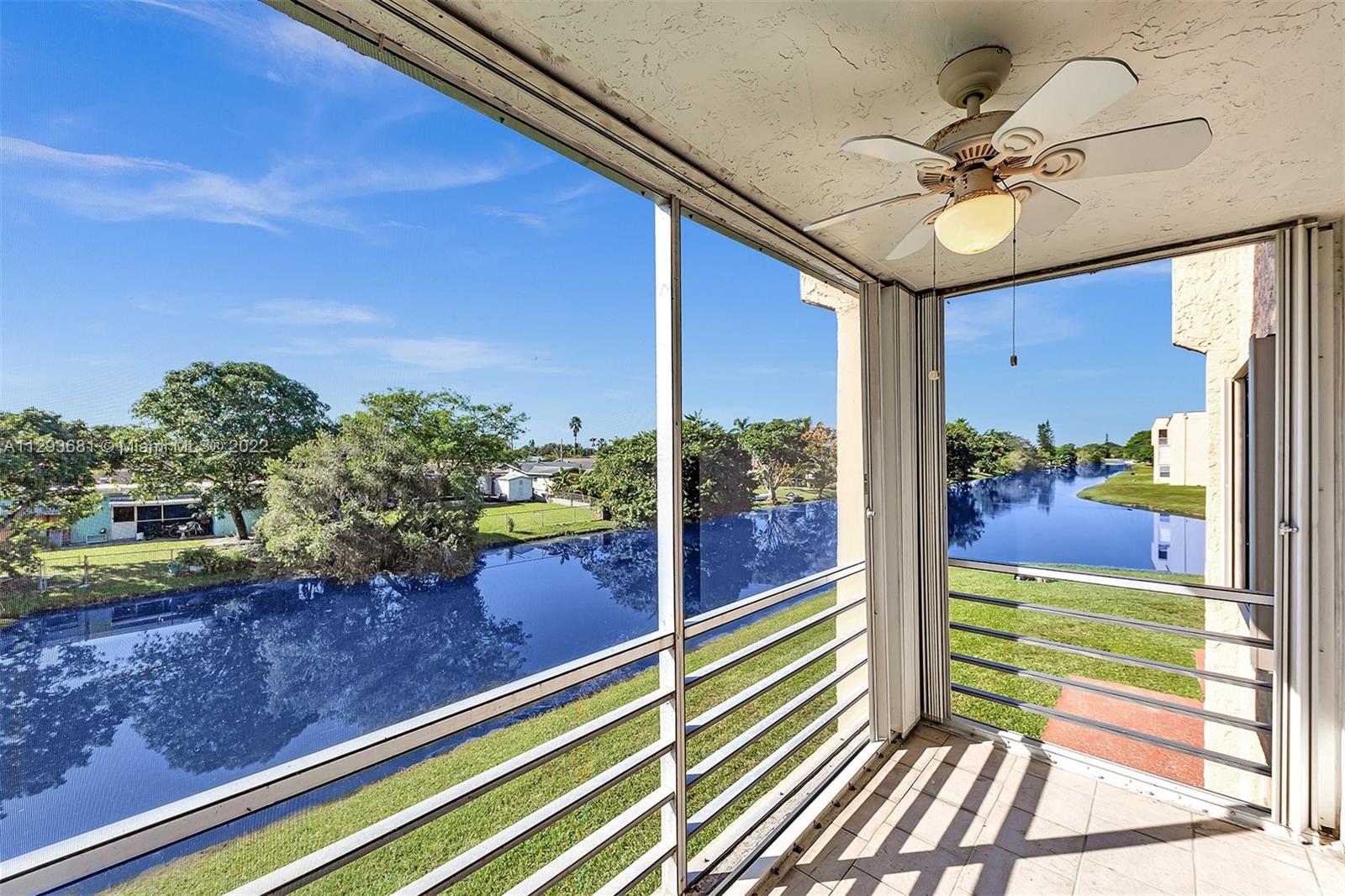 2751 N Pine Island Rd Unit: 206