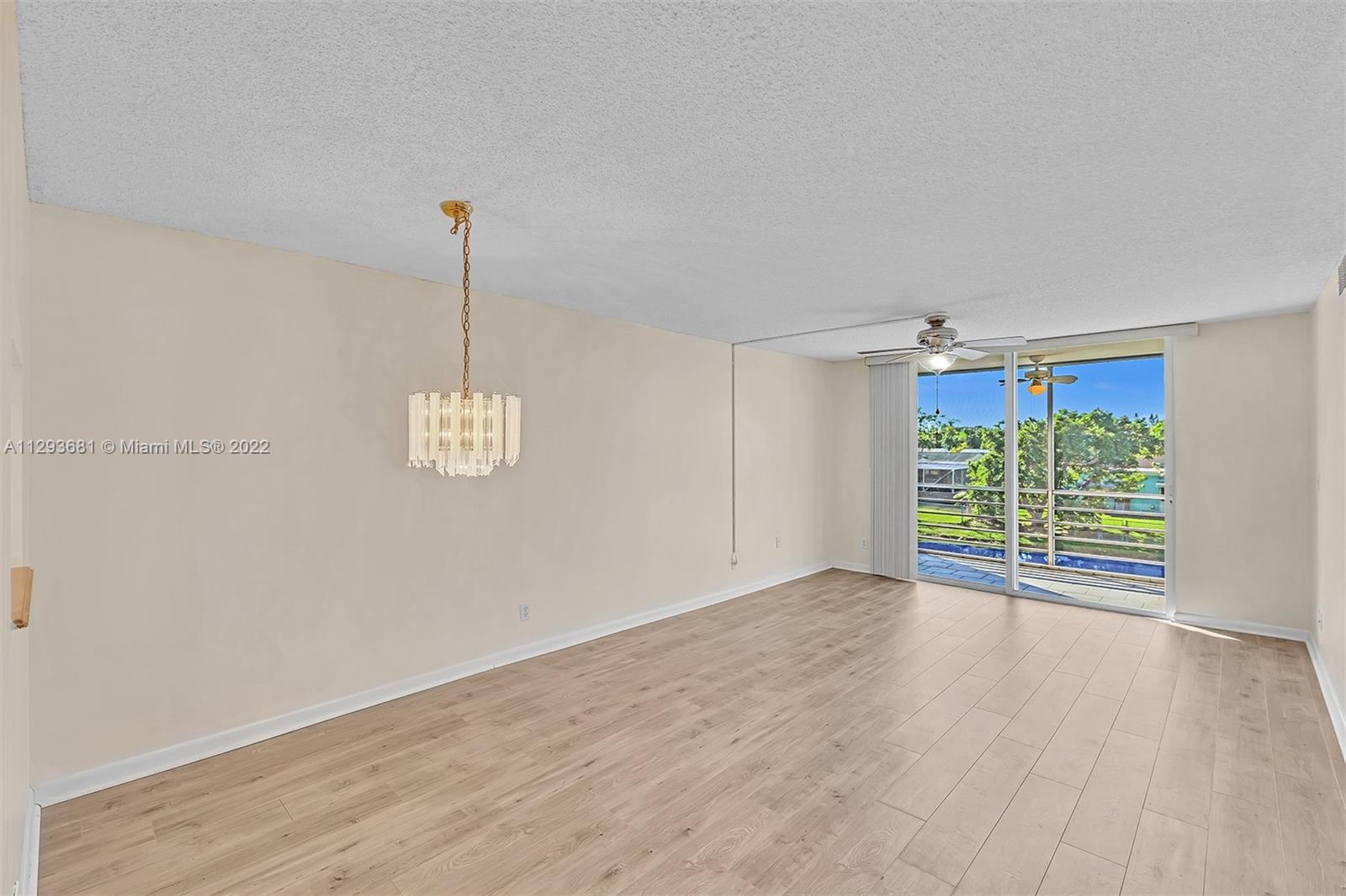 2751 N Pine Island Rd Unit: 206